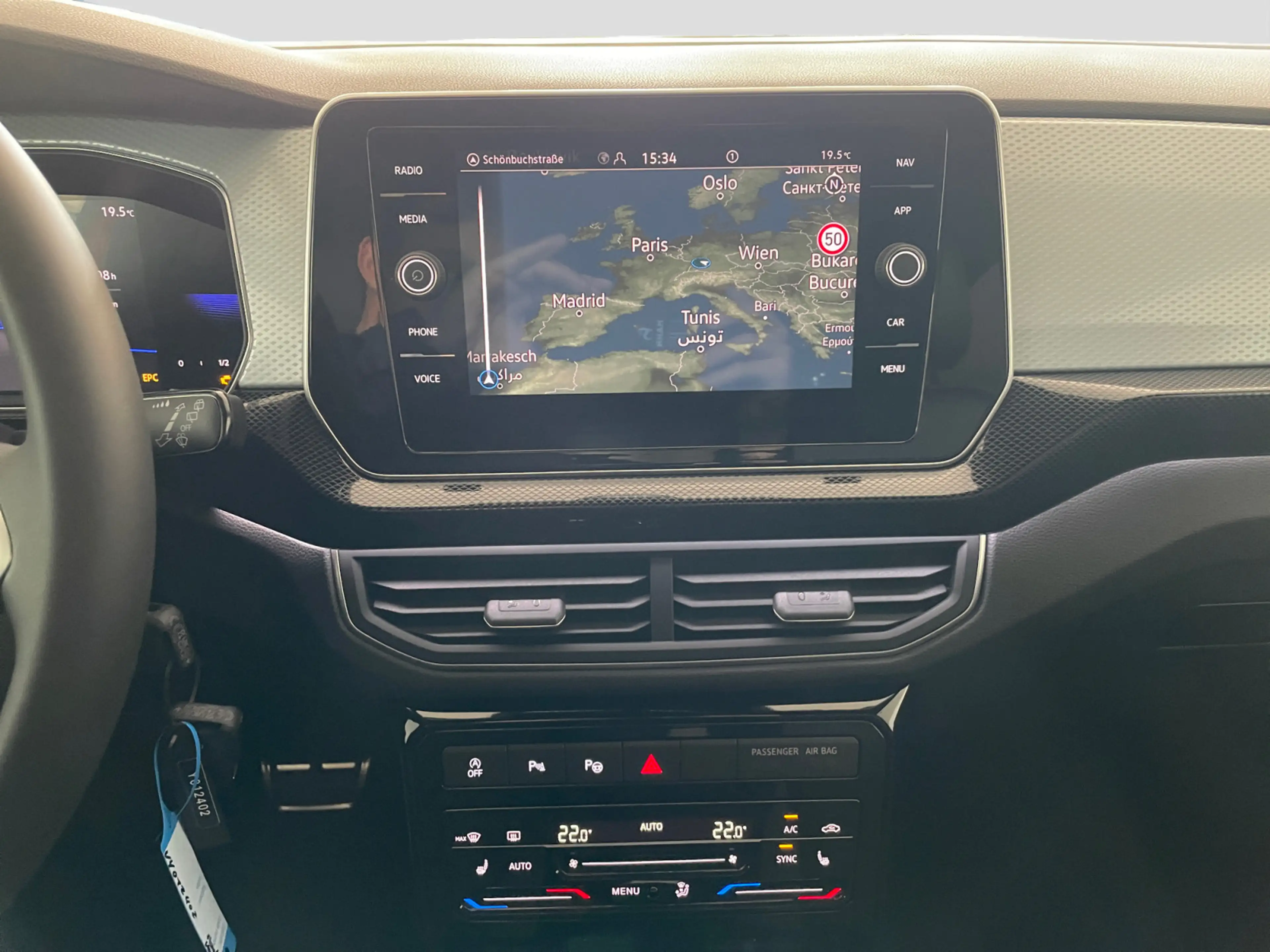 Volkswagen T-Cross Life 1.0 l TSI 85 kW (116 PS) 7- — photo 6