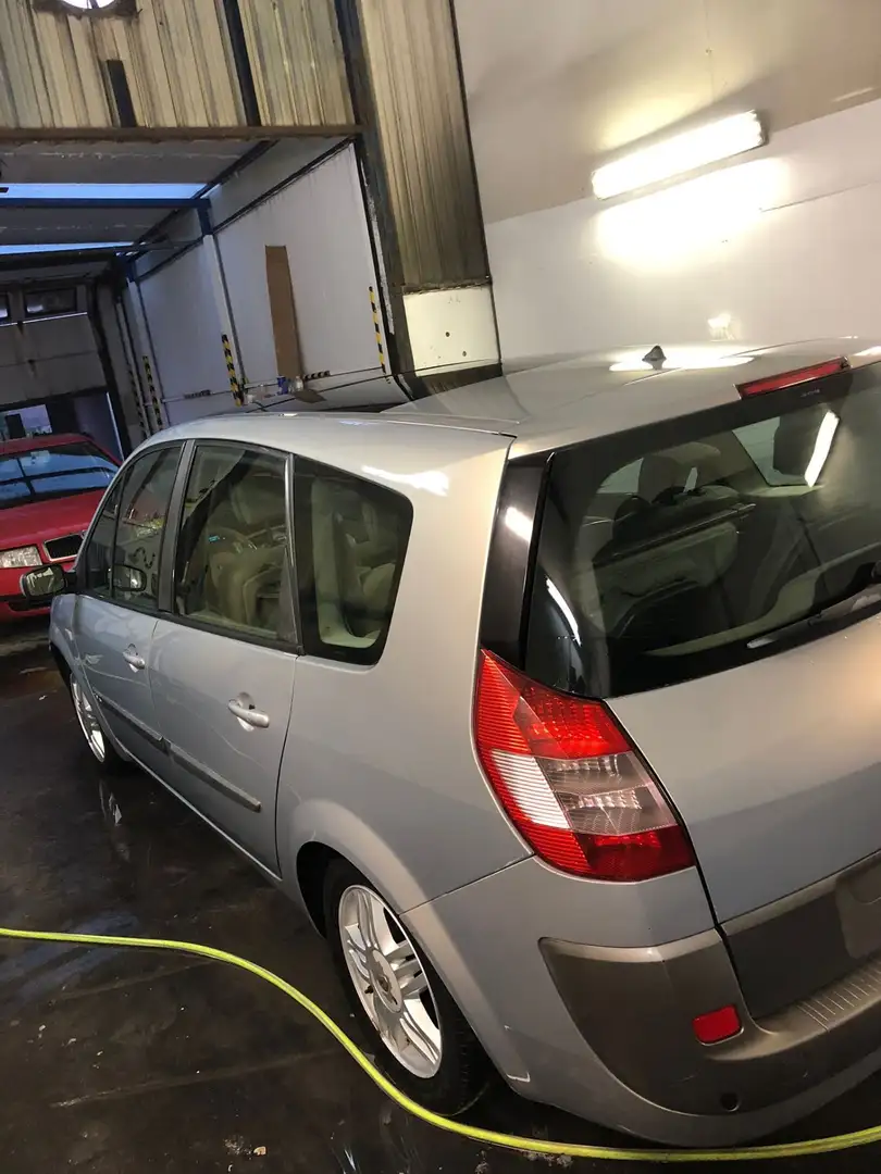 Renault Scenic 2.0 16V Avantage - 1