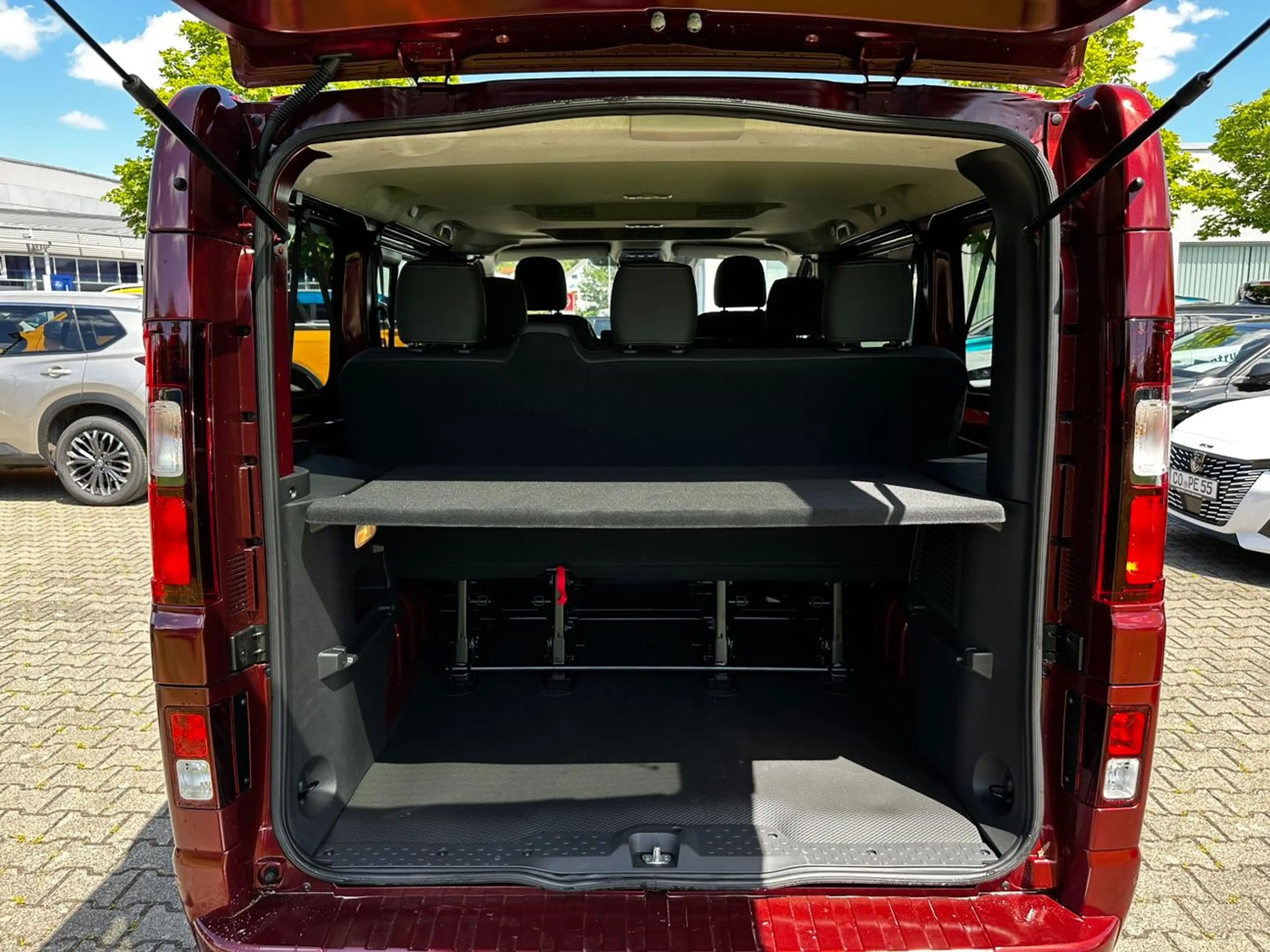 Nissan Primastar Kombi dCI 170 L1H1 2.8t Tekna ACC+LED — photo 7