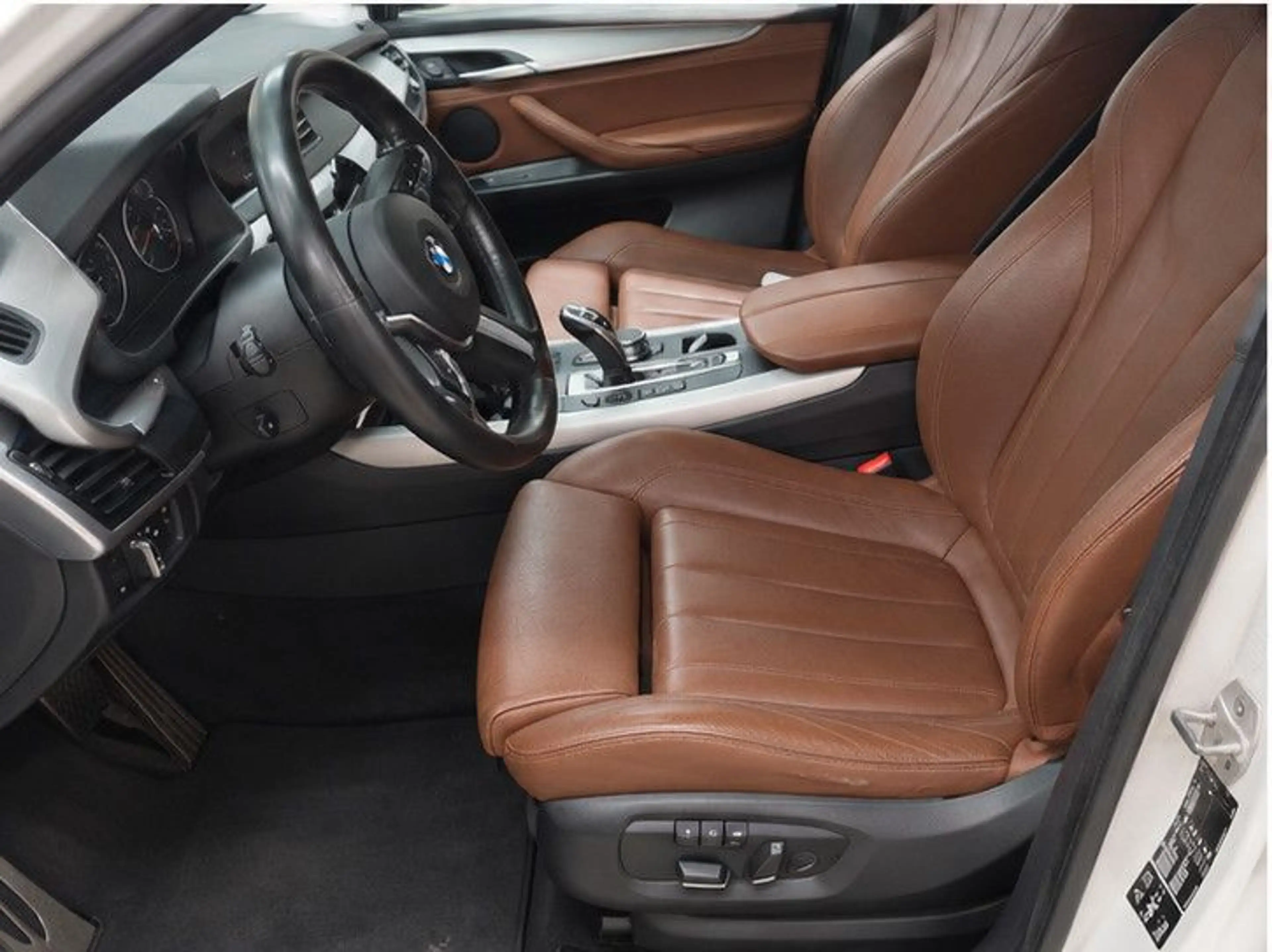 BMW X5 xDrive 40d **M SPORT** E-SITZE+HUD+ACC+AHKPL — photo 4
