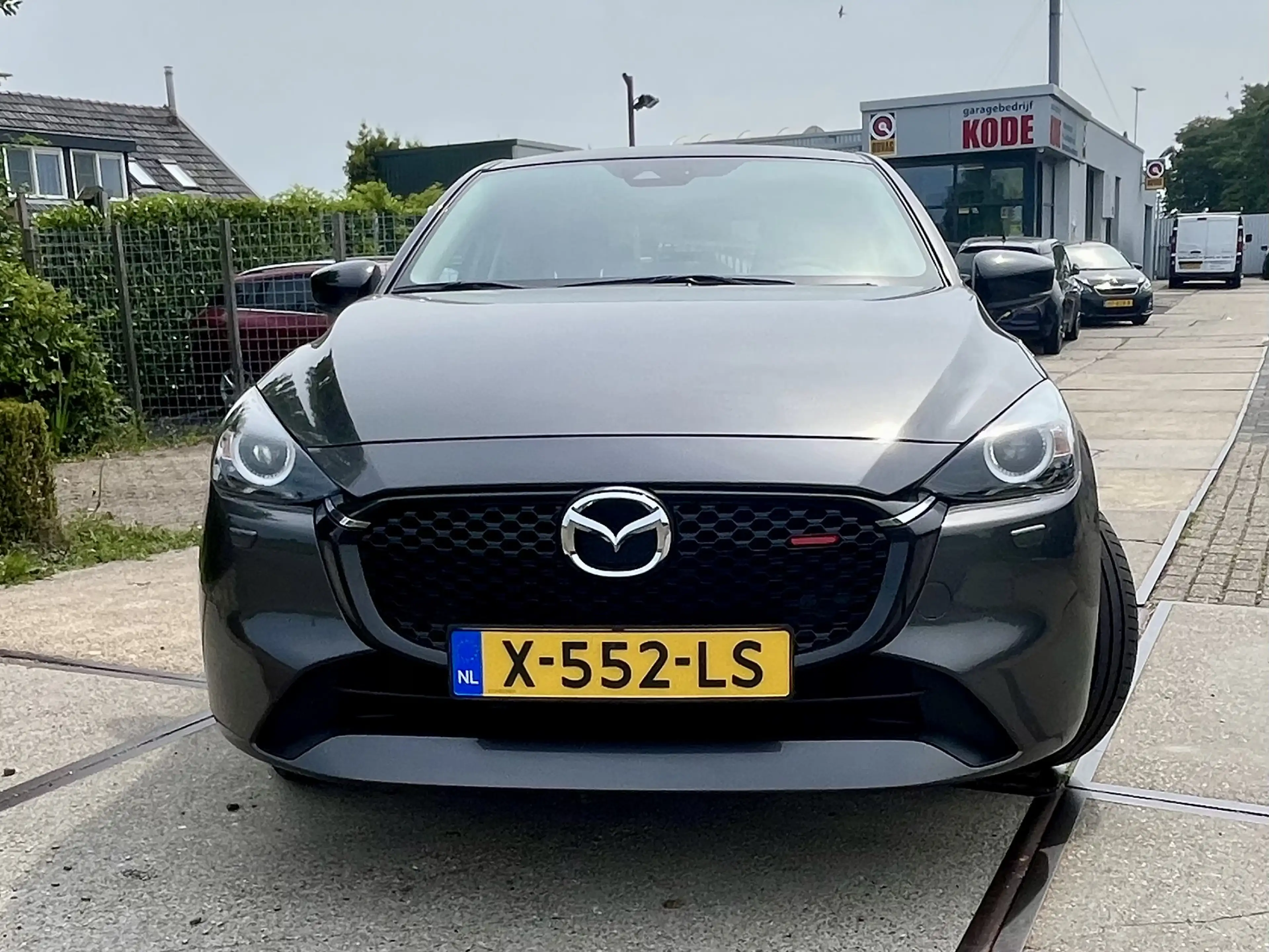 Mazda 2 1.5 e-SkyActiv-G 90 Homura — photo 2