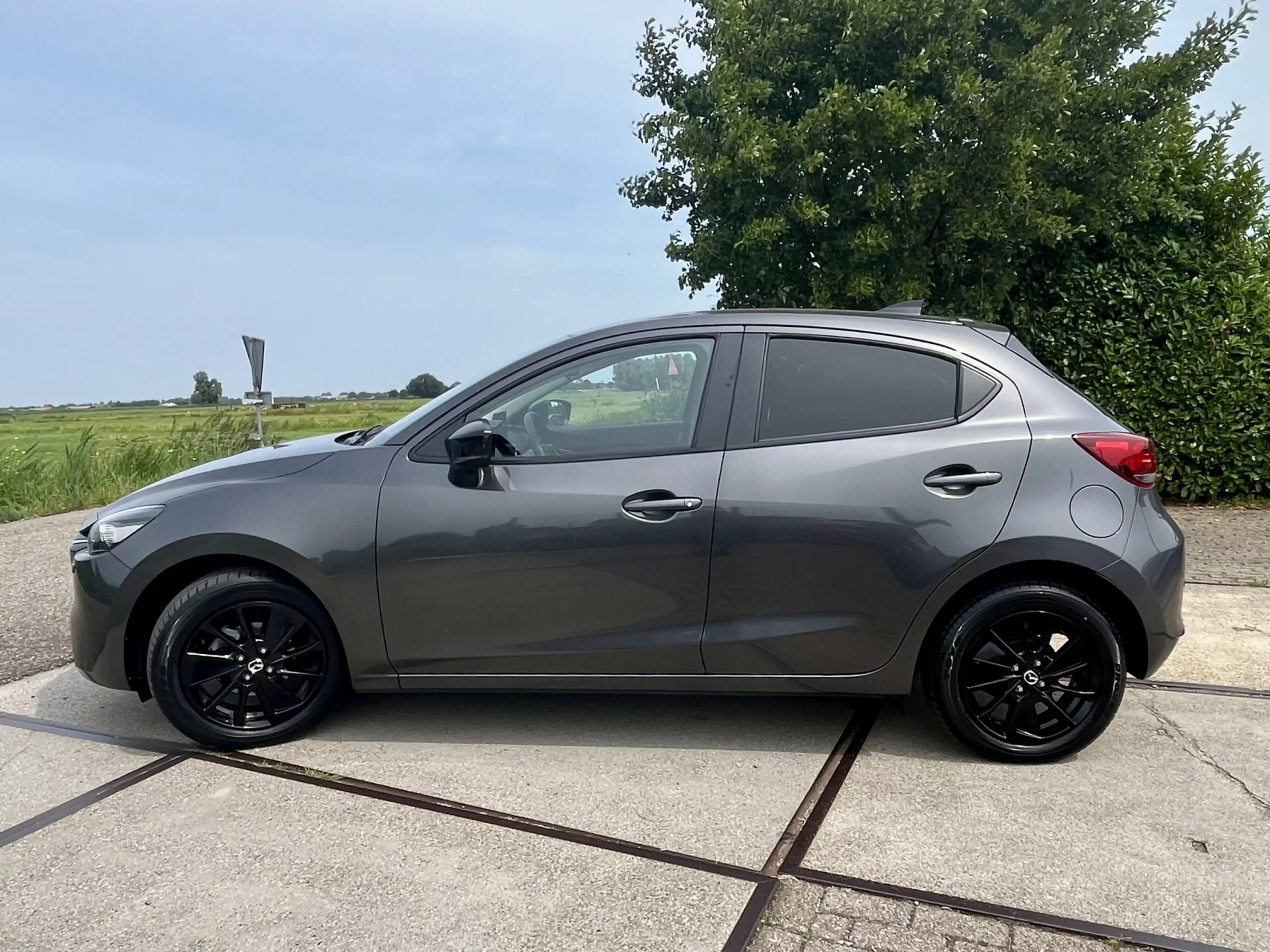 Mazda 2 1.5 e-SkyActiv-G 90 Homura — photo 8