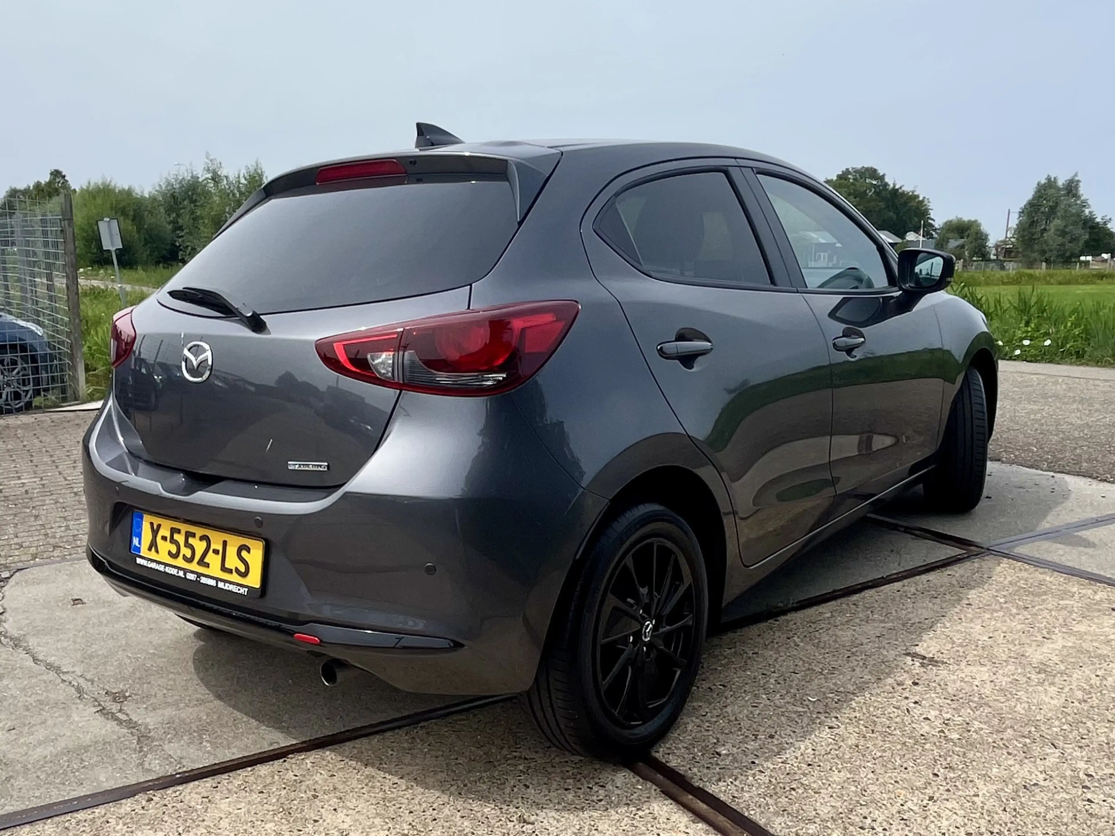 Mazda 2 1.5 e-SkyActiv-G 90 Homura — photo 5