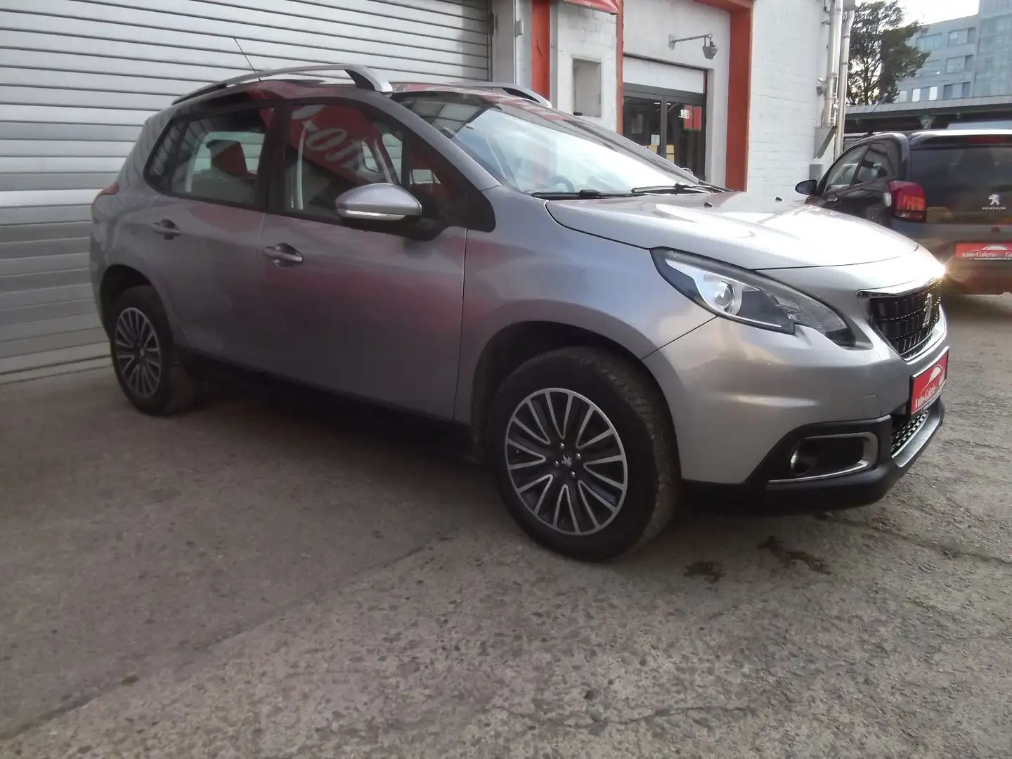 Peugeot 2008 Active Gris - 2