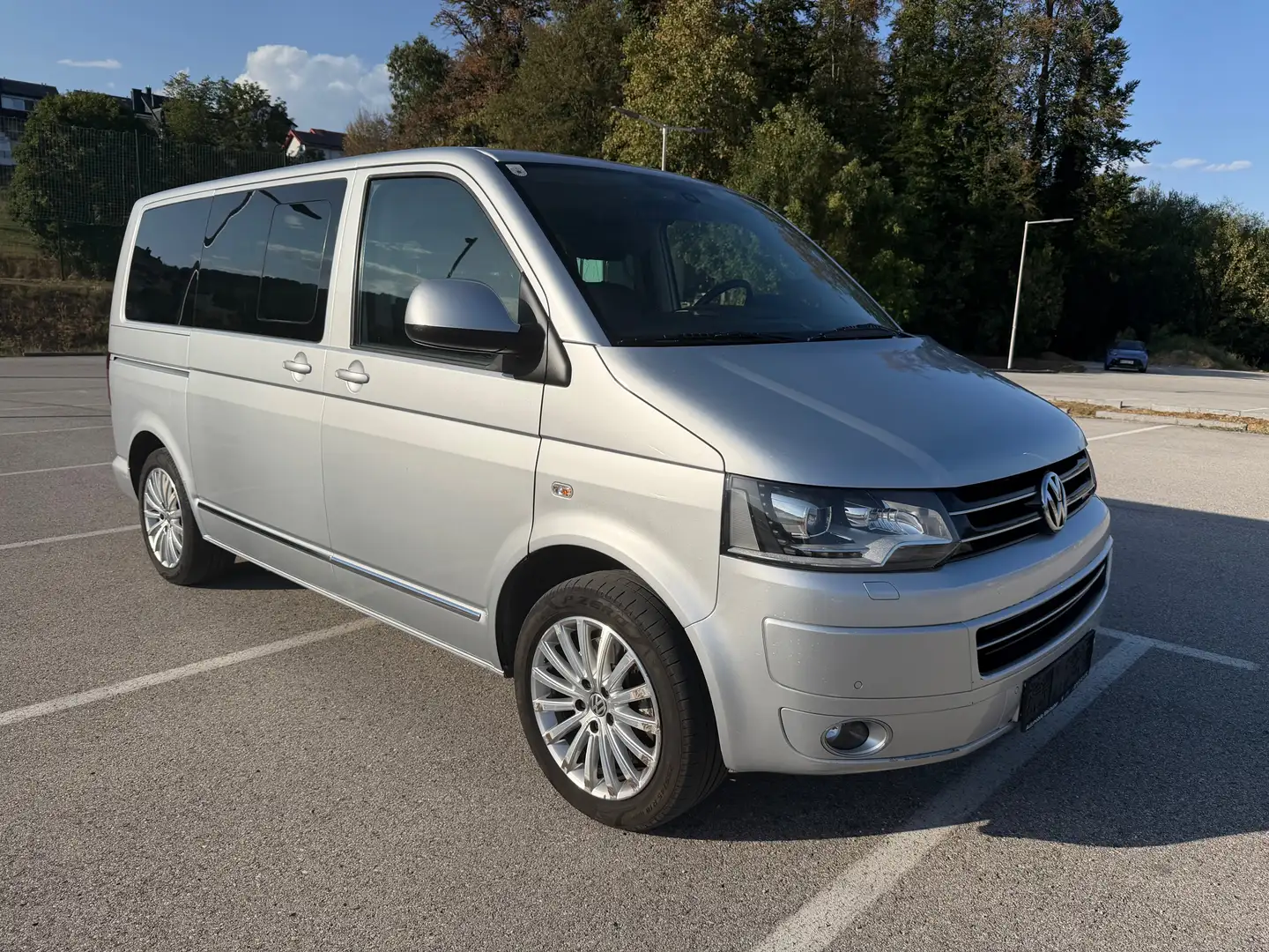 Volkswagen T5 Multivan Multivan Highline 2,0 BMT BiTDI 4motion D-PF DSG Highline Silber - 1