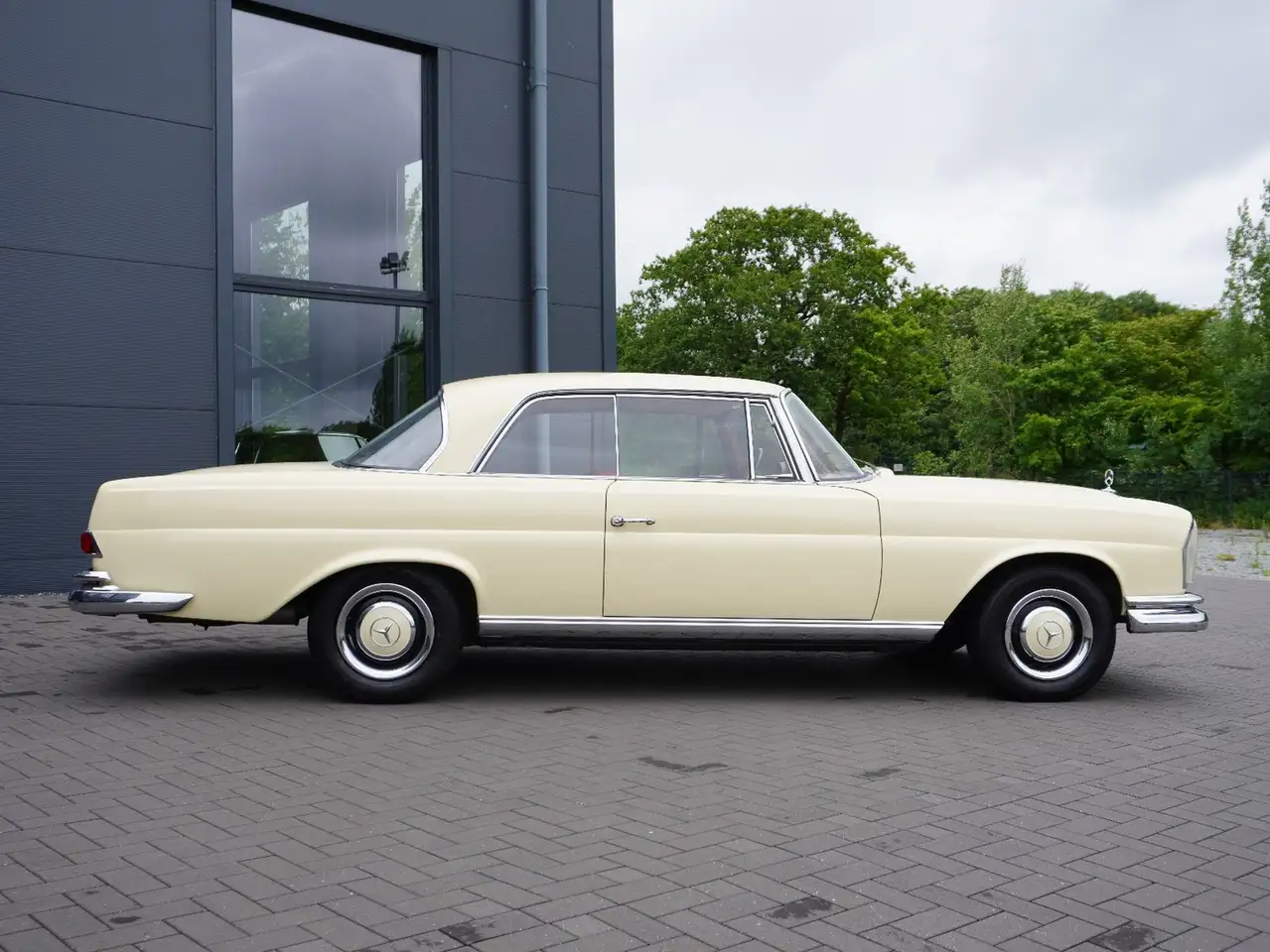 Mercedes-Benz 220 SEC W 111, foto 2