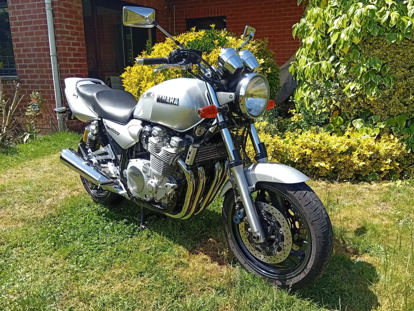 Yamaha XJR 1300 Gris - 1