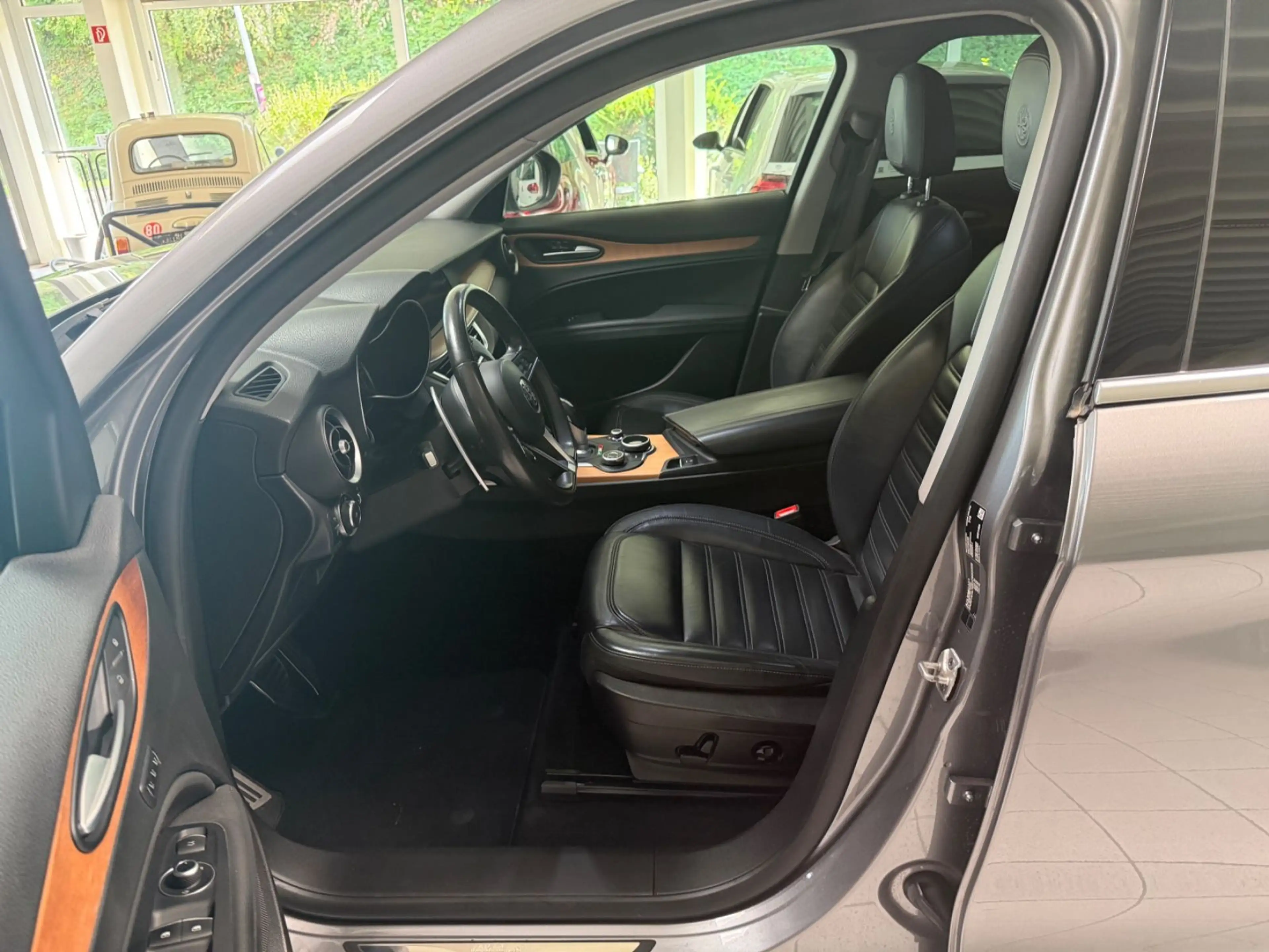 Alfa Romeo Stelvio First Edition Q4 — photo 9