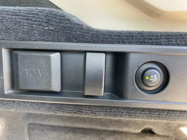 BMW 3 Series view 13