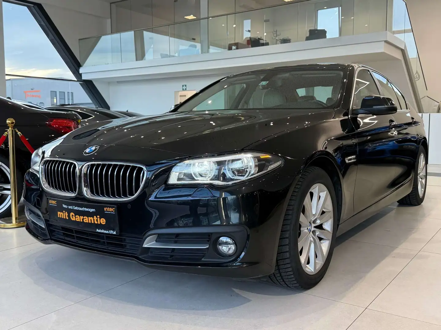 BMW 520 d xDrive Aut.*NAVI*XENON*LEDER*SITZHZG*KREDIT* Schwarz - 1