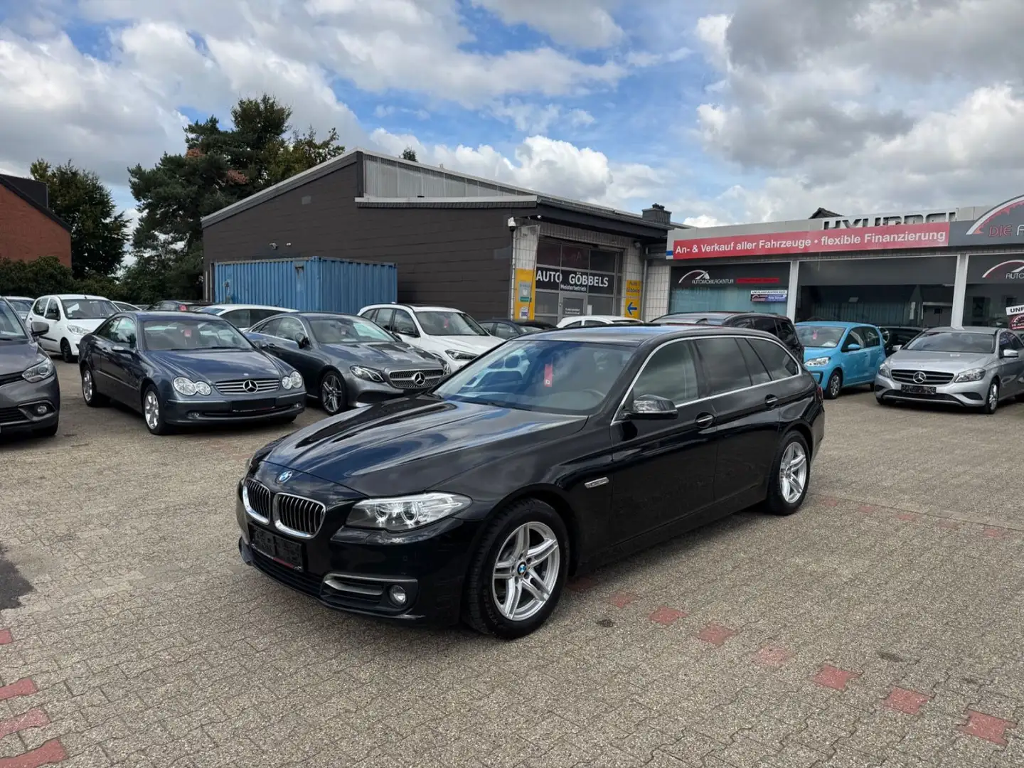 BMW 520 d NAVI Bi-XENON Leder Multifkt Tempo Sitzhz Schwarz - 1