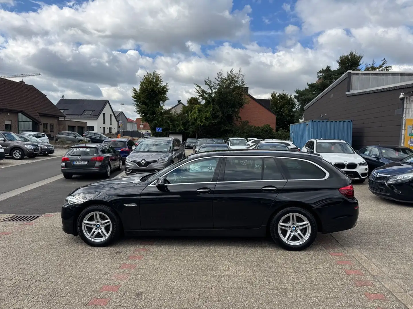 BMW 520 d NAVI Bi-XENON Leder Multifkt Tempo Sitzhz Schwarz - 2