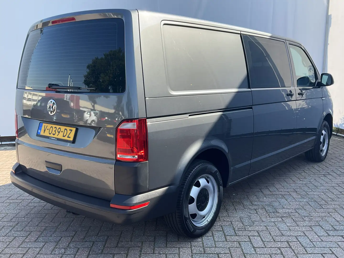 Volkswagen T6 Transporter 4x4 2.0 TDI L2H1 7-DSG L2H1 Dubbele Cabine Lang 4M Szary - 2