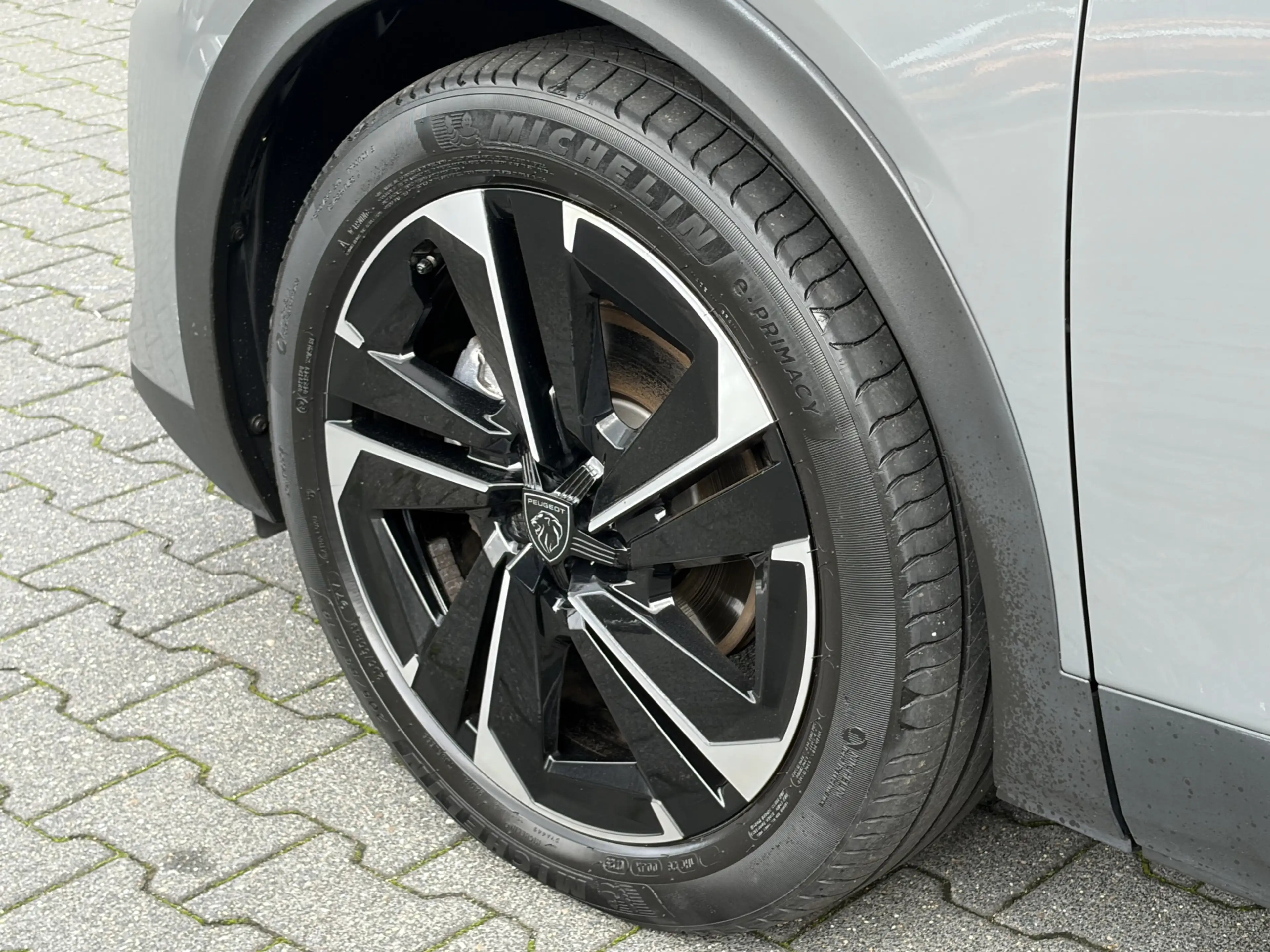 Peugeot 408 1.2 Hybrid 145 e-DCS6 Allure Navigatie / Camera / — photo 15