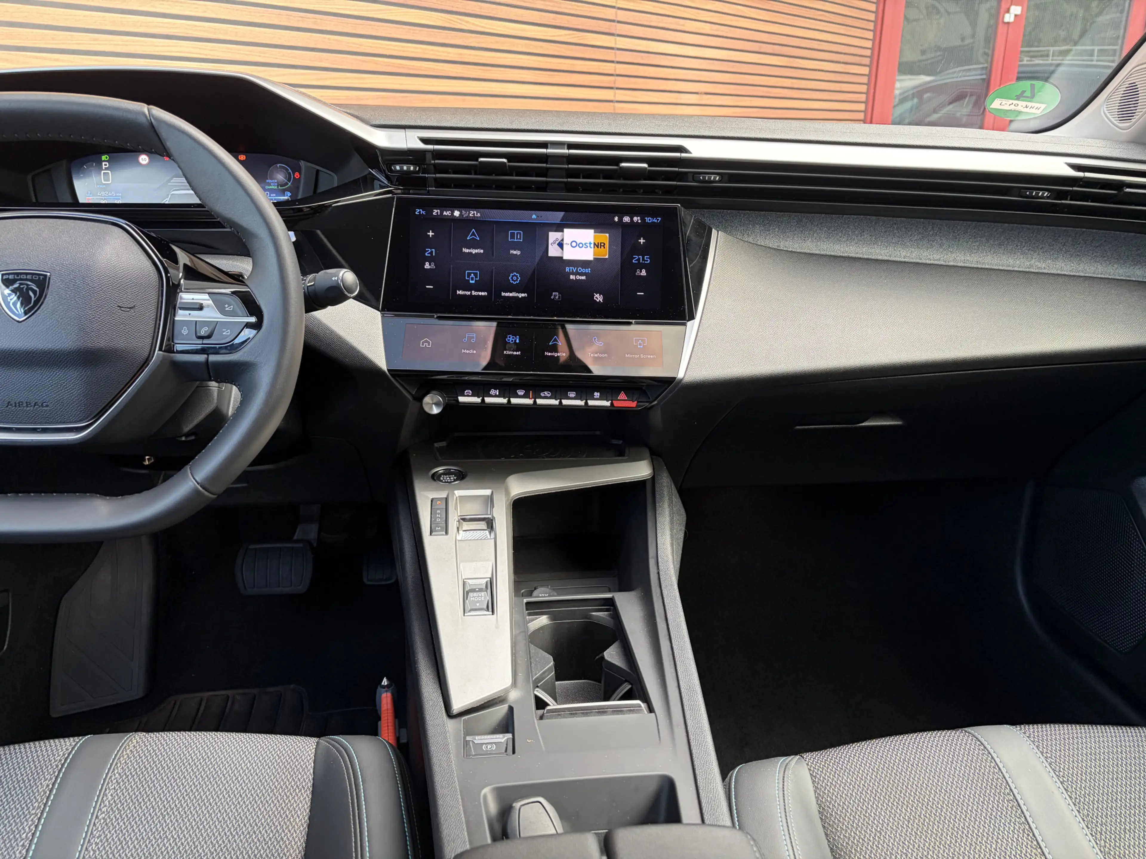 Peugeot 408 1.2 Hybrid 145 e-DCS6 Allure Navigatie / Camera / — photo 29