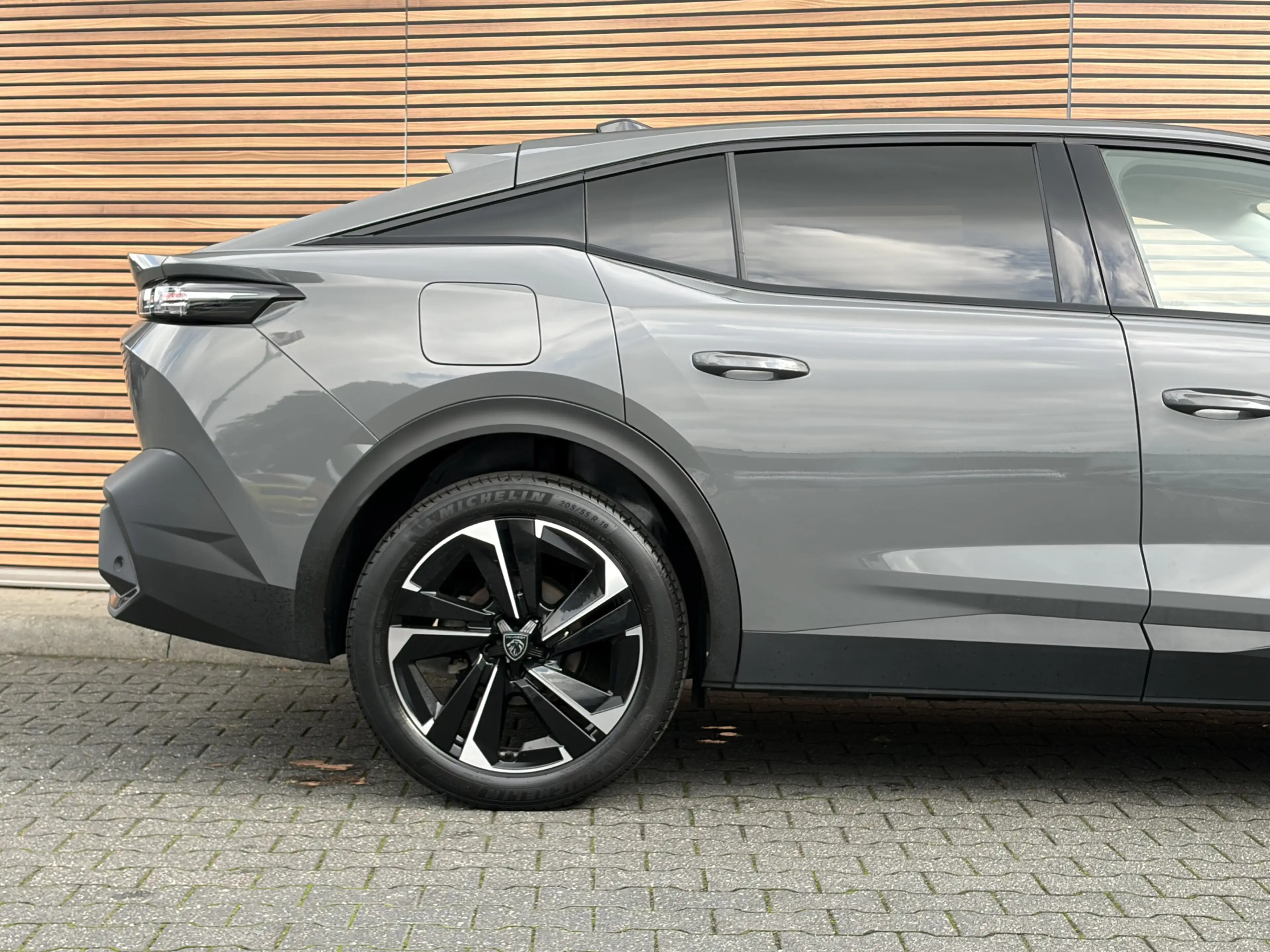 Peugeot 408 1.2 Hybrid 145 e-DCS6 Allure Navigatie / Camera / — photo 20