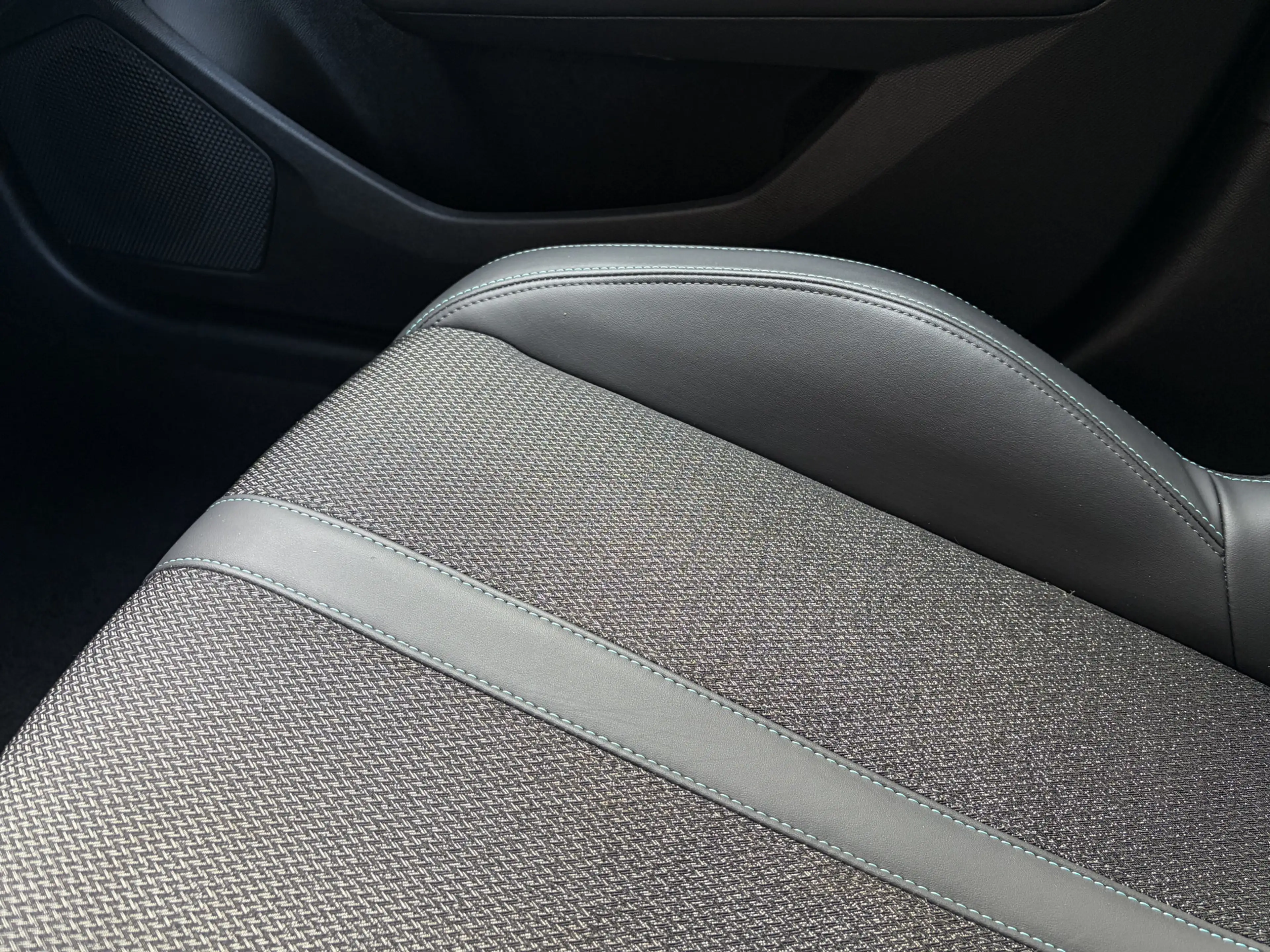 Peugeot 408 1.2 Hybrid 145 e-DCS6 Allure Navigatie / Camera / — photo 49