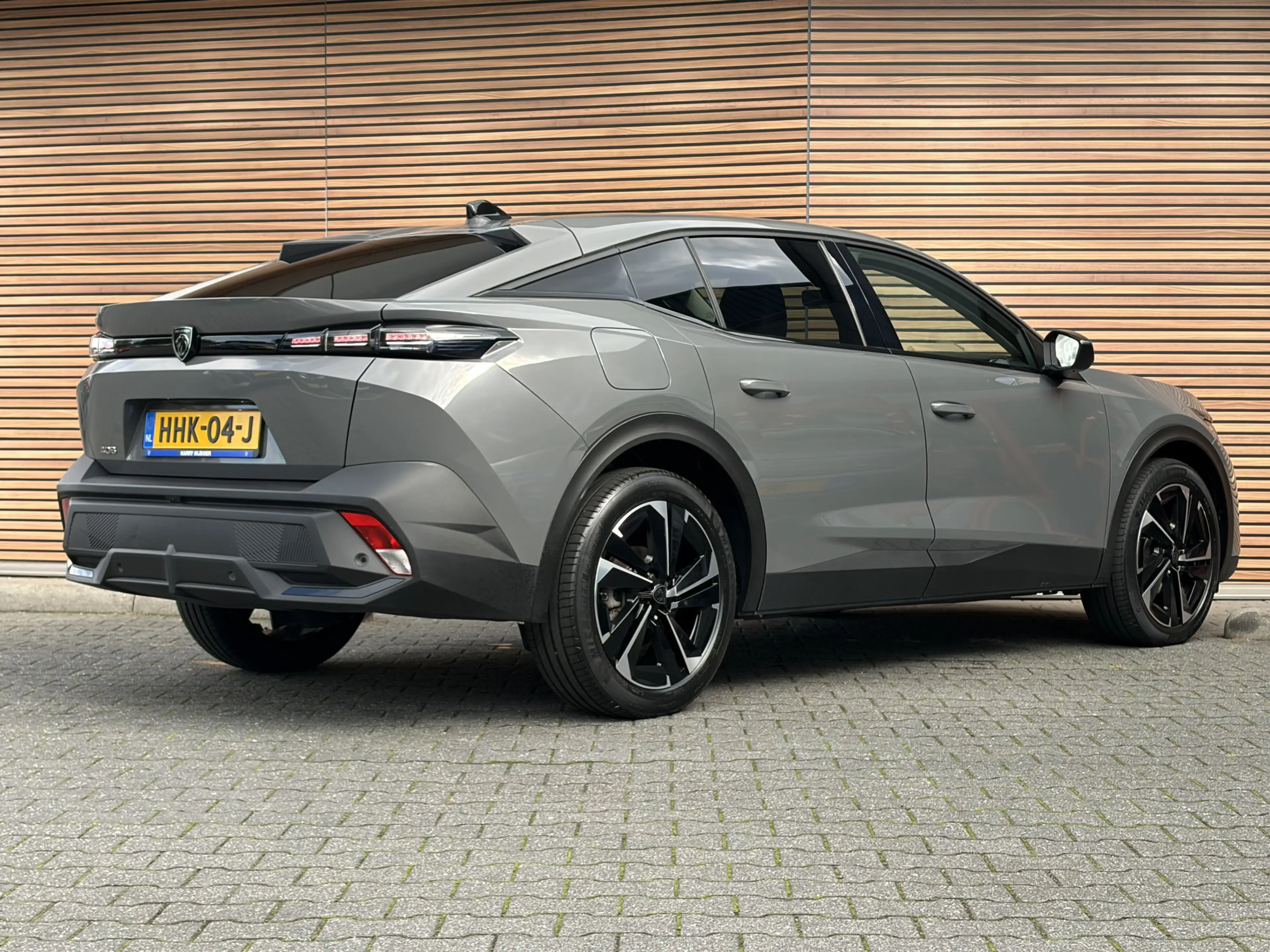 Peugeot 408 1.2 Hybrid 145 e-DCS6 Allure Navigatie / Camera / — photo 3