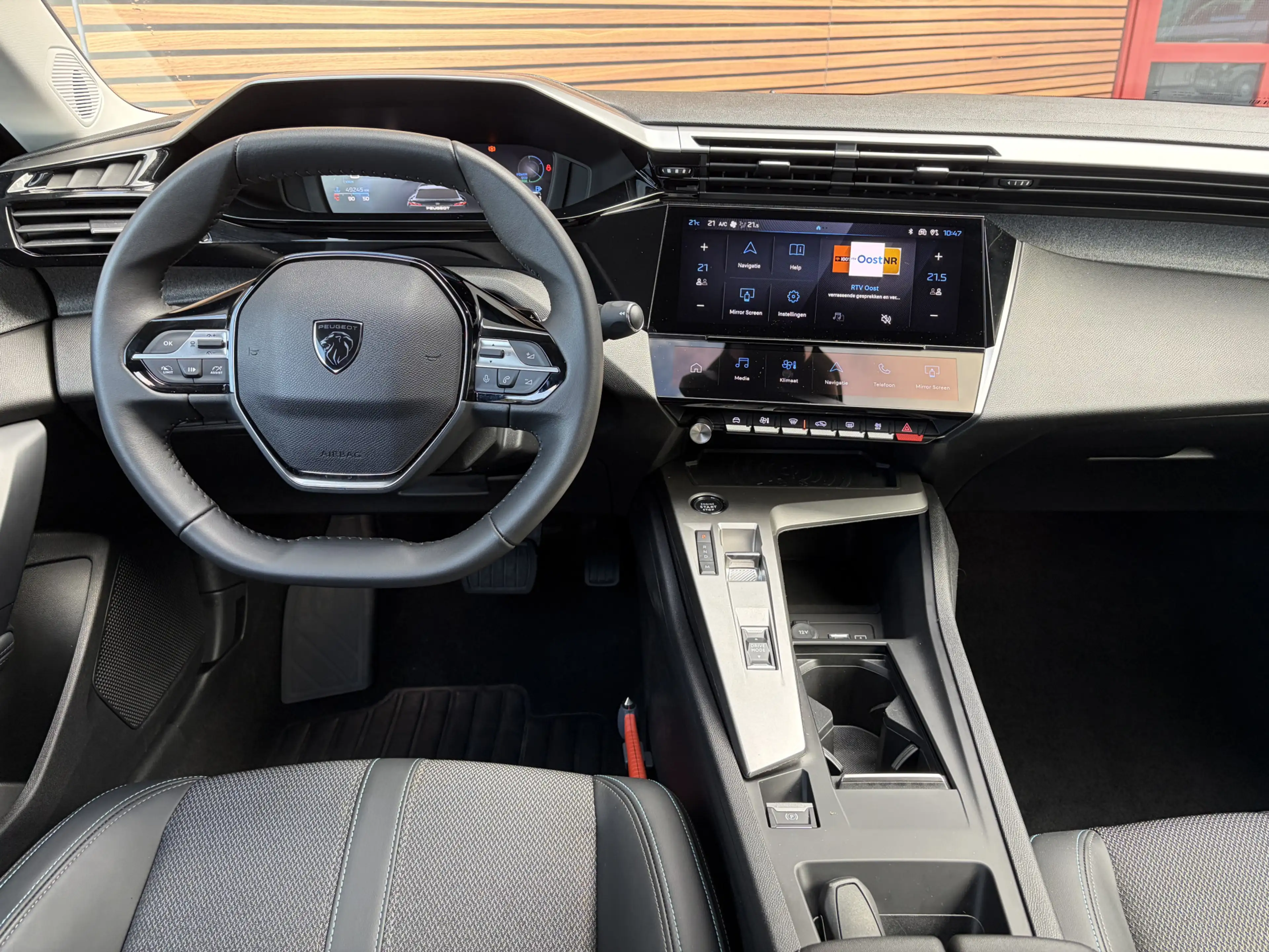 Peugeot 408 1.2 Hybrid 145 e-DCS6 Allure Navigatie / Camera / — photo 22