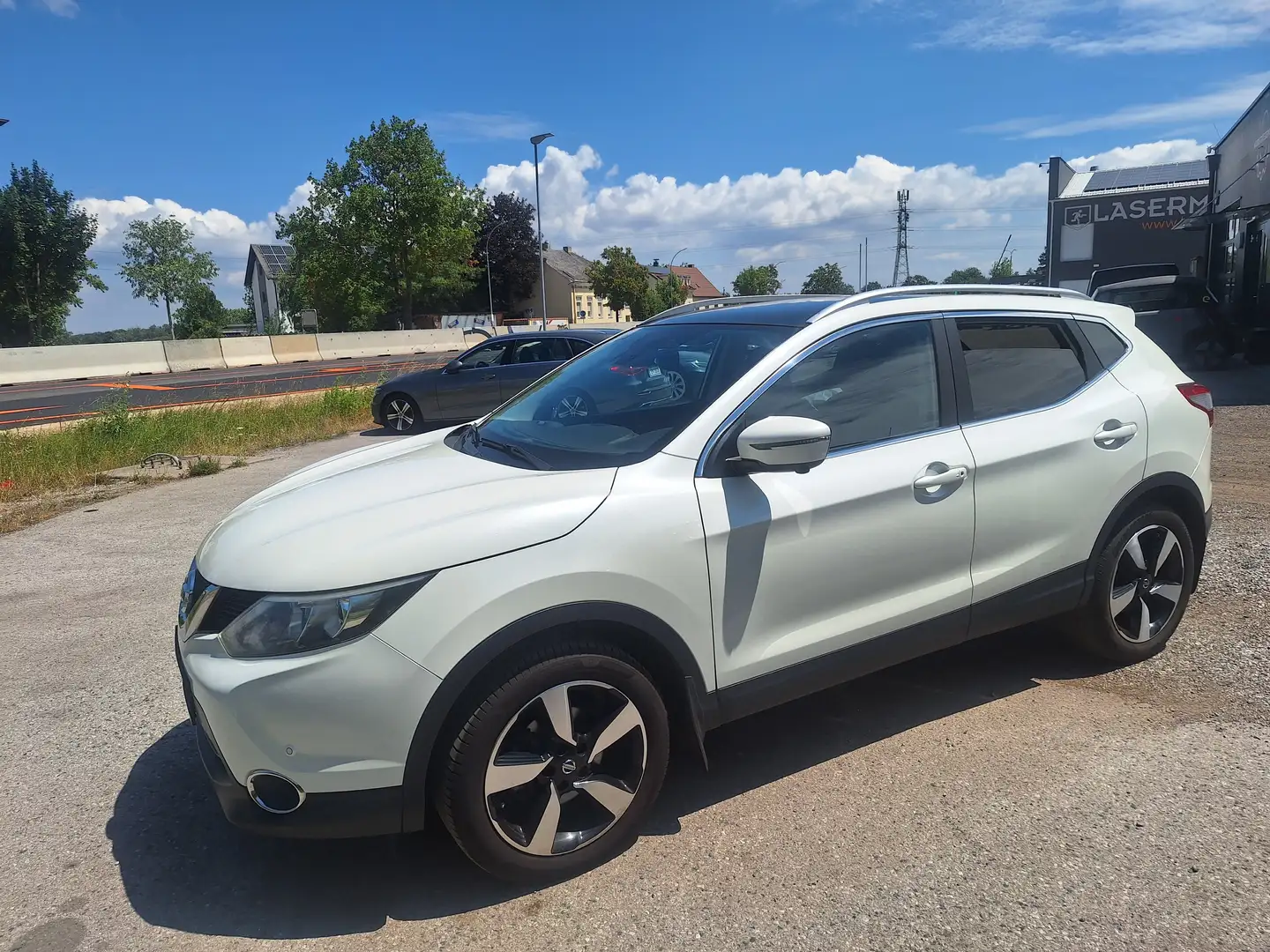 Nissan Qashqai Neues Pickerl und Service!!! - 2