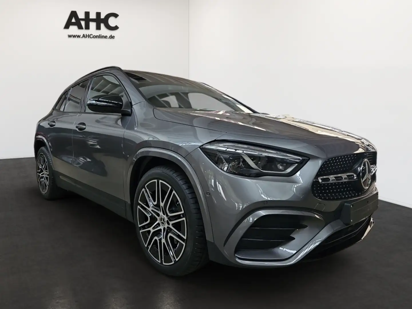 Mercedes-Benz GLA 200 ++ AMG+EDITION+NIGHT+AHK+WINTER-PAKET ++ Grau - 2