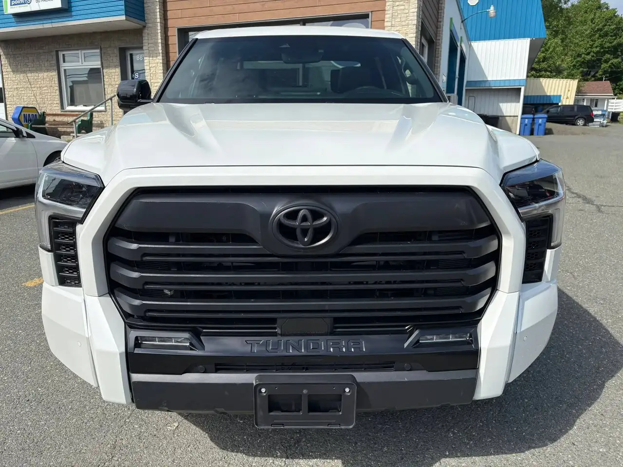 Toyota Tundra снимка Toyota Tundra