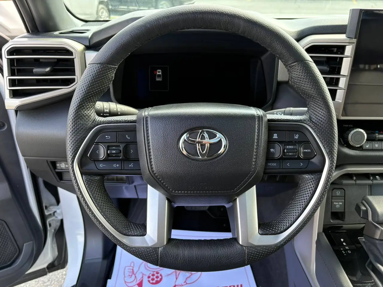 Toyota Tundra снимка Toyota Tundra