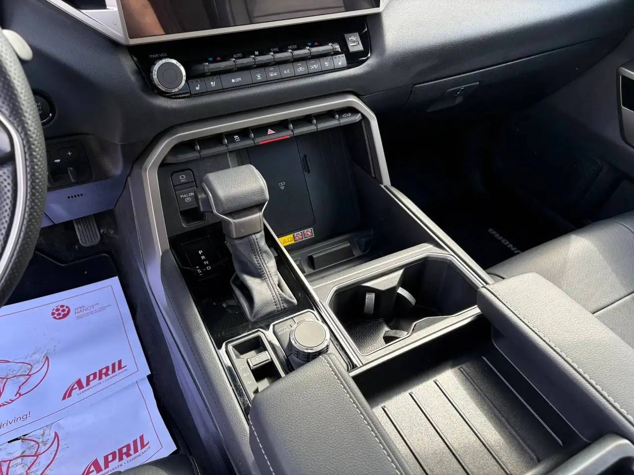 Toyota Tundra снимка Toyota Tundra