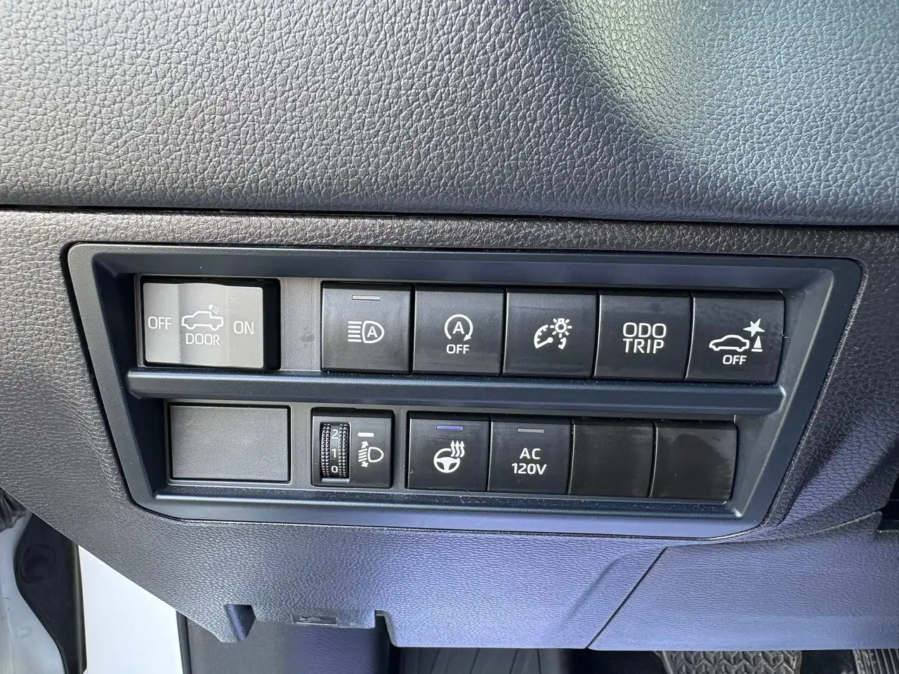 Toyota Tundra снимка Toyota Tundra