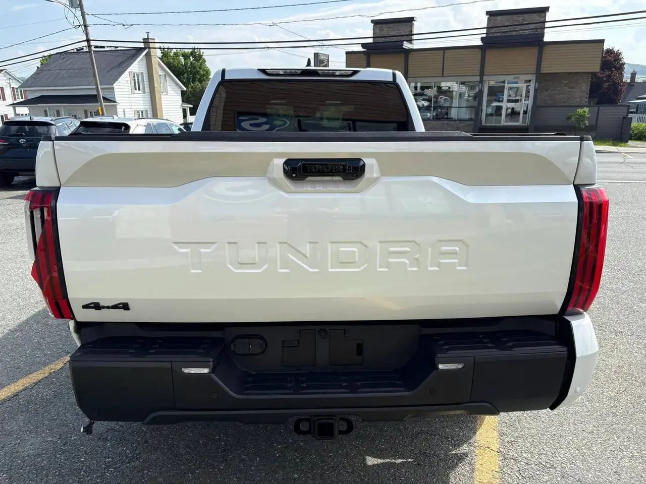 Toyota Tundra снимка Toyota Tundra
