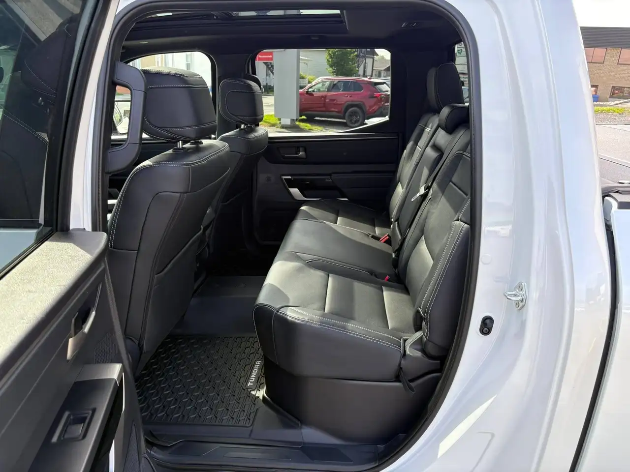 Toyota Tundra снимка Toyota Tundra