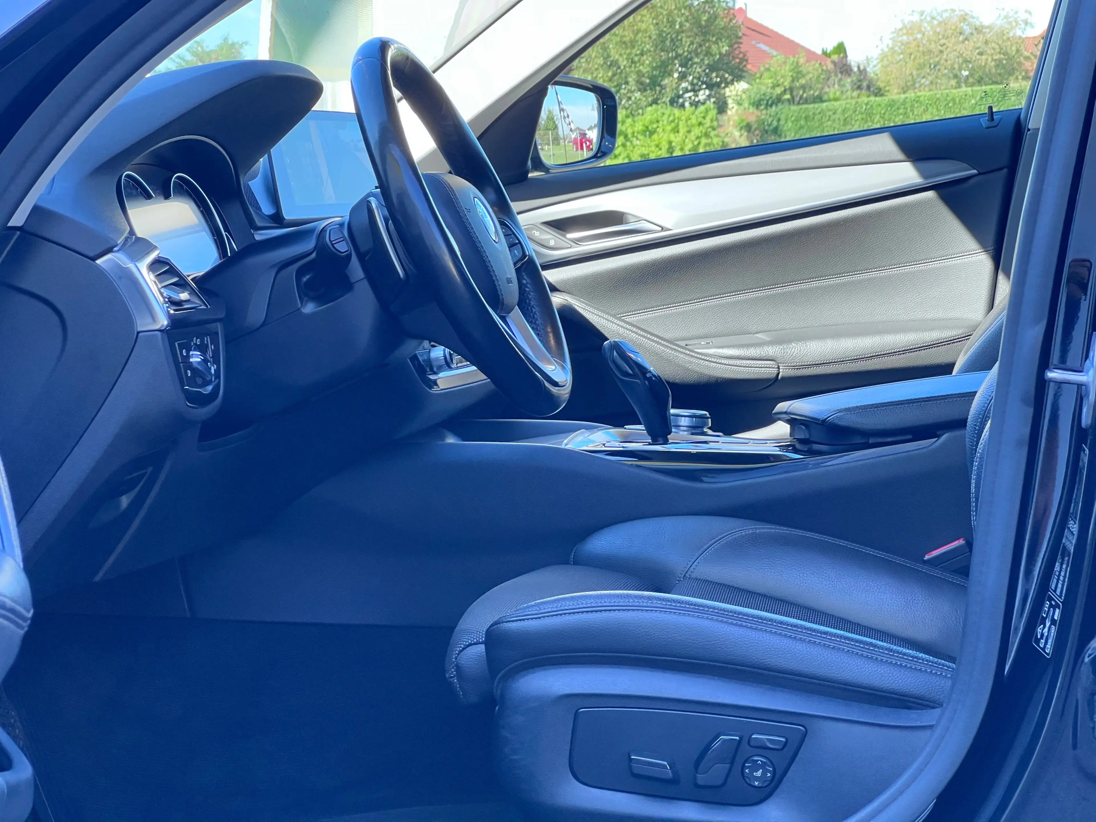 BMW 520 520 d xDrive Sport Line Finanzierung. — photo 13