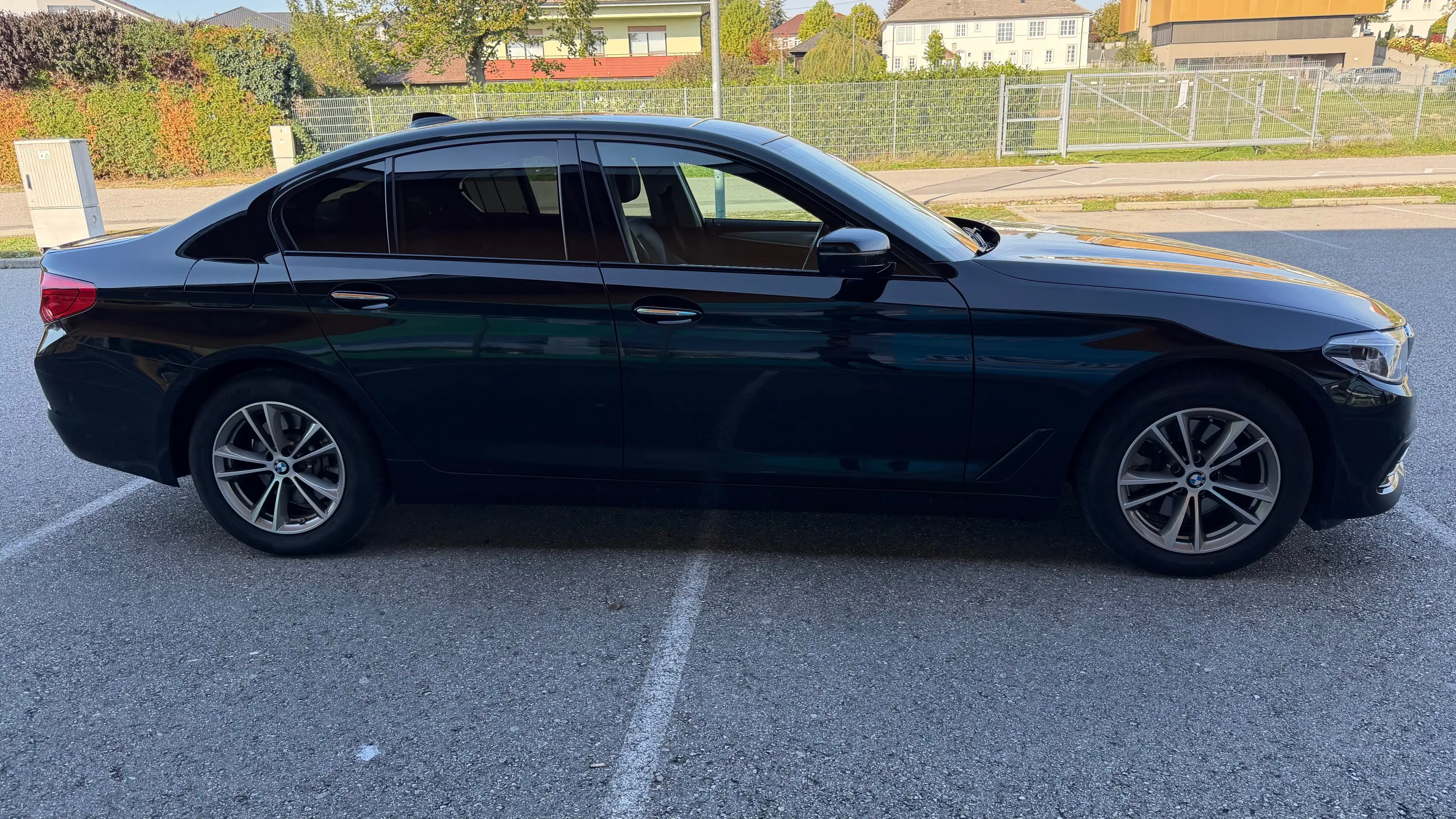 BMW 520 520 d xDrive Sport Line Finanzierung. — photo 8