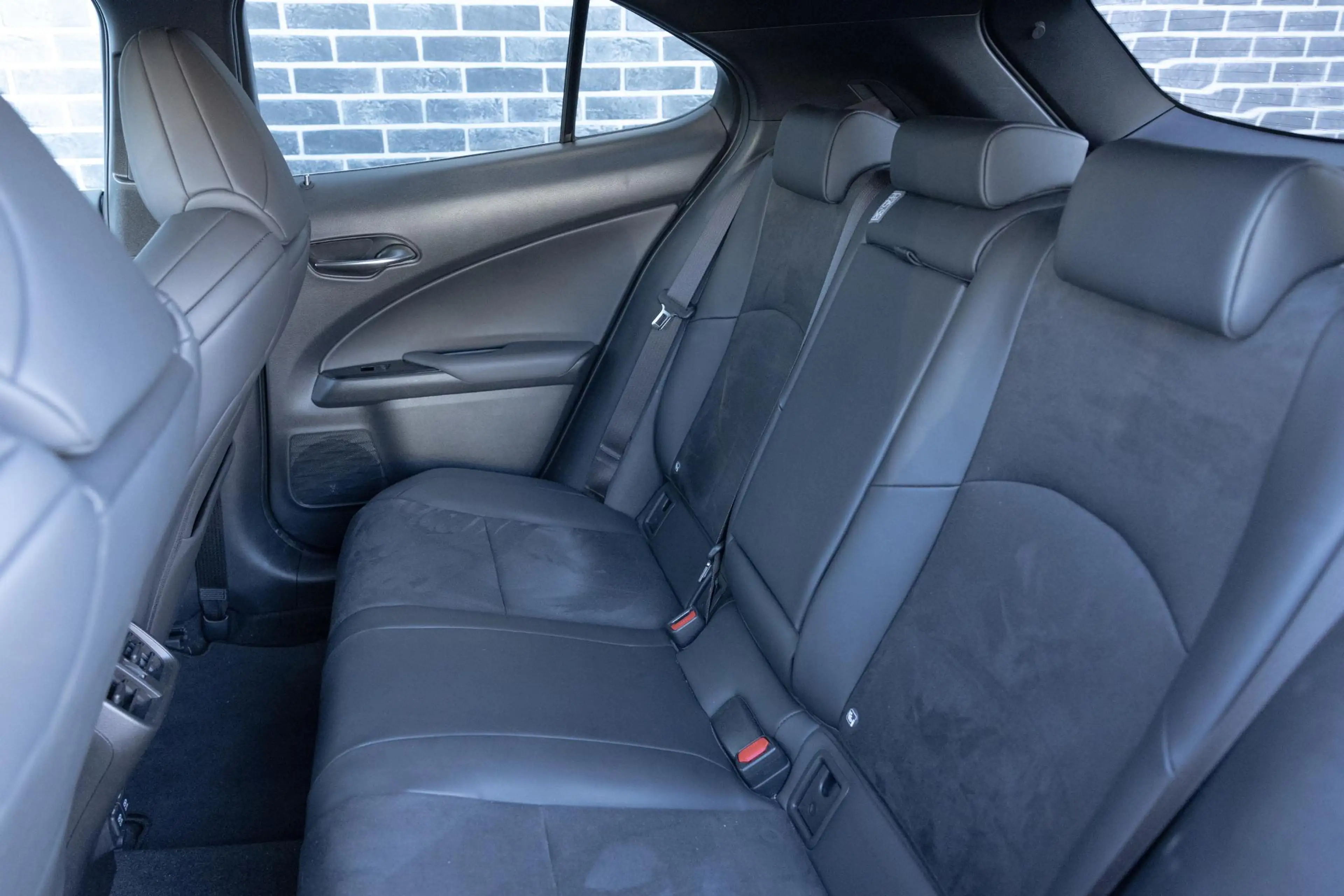 Lexus UX 250h F Sport First Edition | Triple LED Koplampen | Ach — photo 11