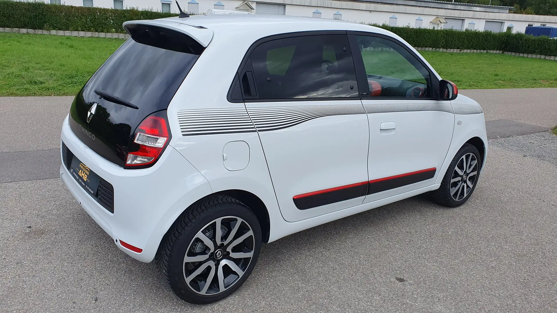 Renault Twingo Chic / Euro 6 / Einparkhilfe / TÜV 2027 Weiß - 2