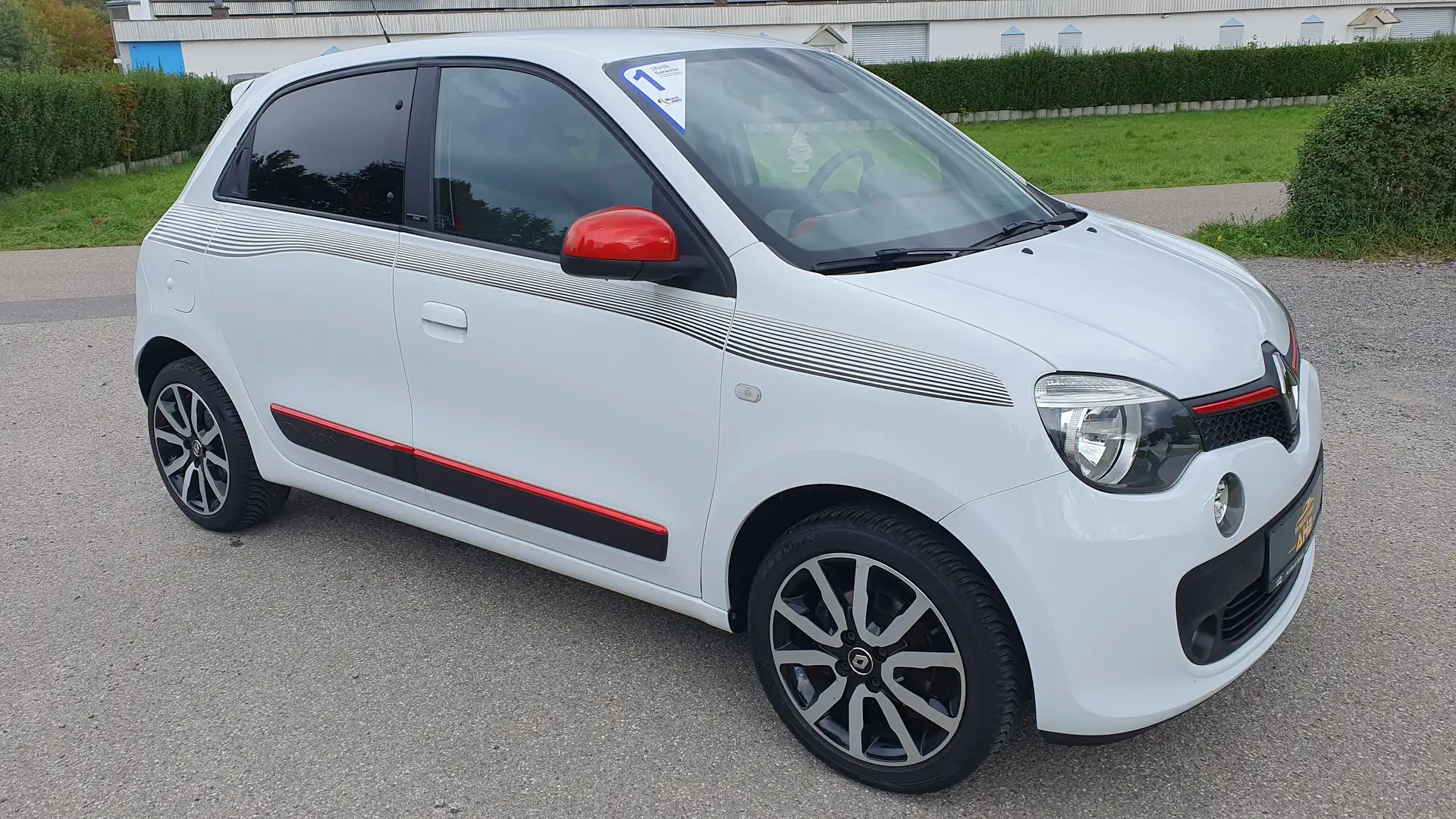Renault Twingo Chic / Euro 6 / Einparkhilfe / TÜV 2027 Weiß - 1