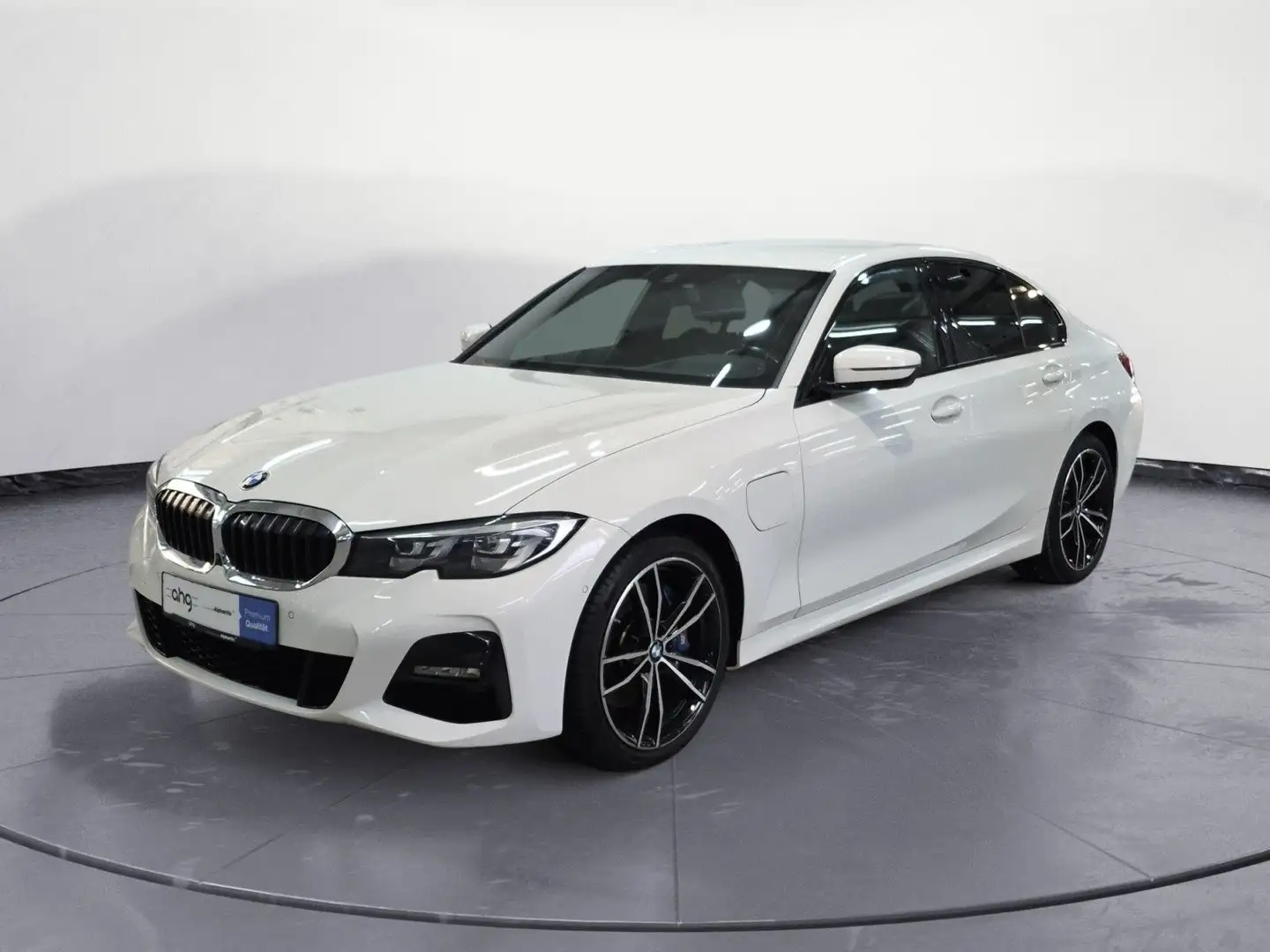 BMW 330 e M Sport Automatik Sport Aut. Klimaaut. 360G Weiß - 2