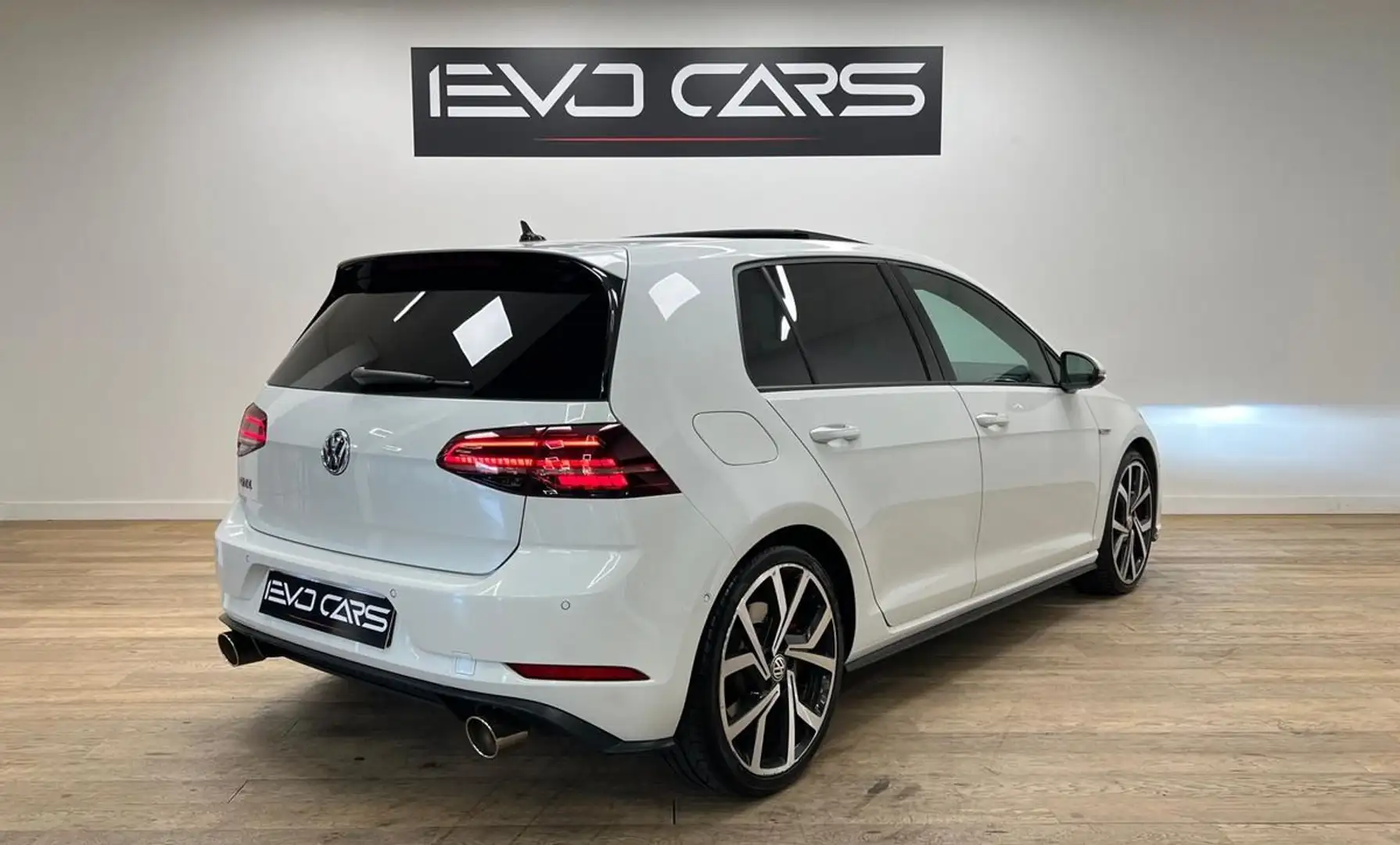 Volkswagen Golf 7 GTI 2.0 TSI 245 ch Performance DSG 7 / DCC / ACC / Cuir Vienna / Dynaudio / Caméra Weiß - 2