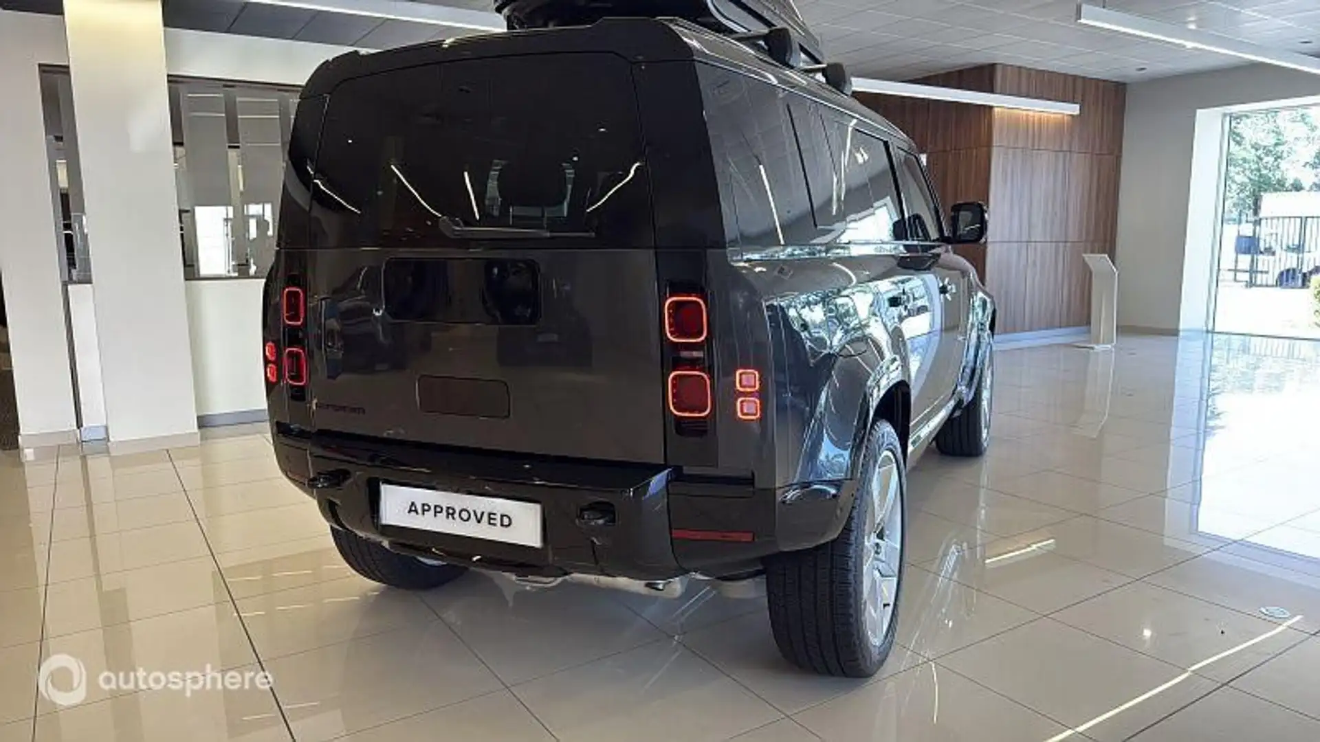 Land Rover Defender 110 2.0 P300e X-Dynamic HSE - 2