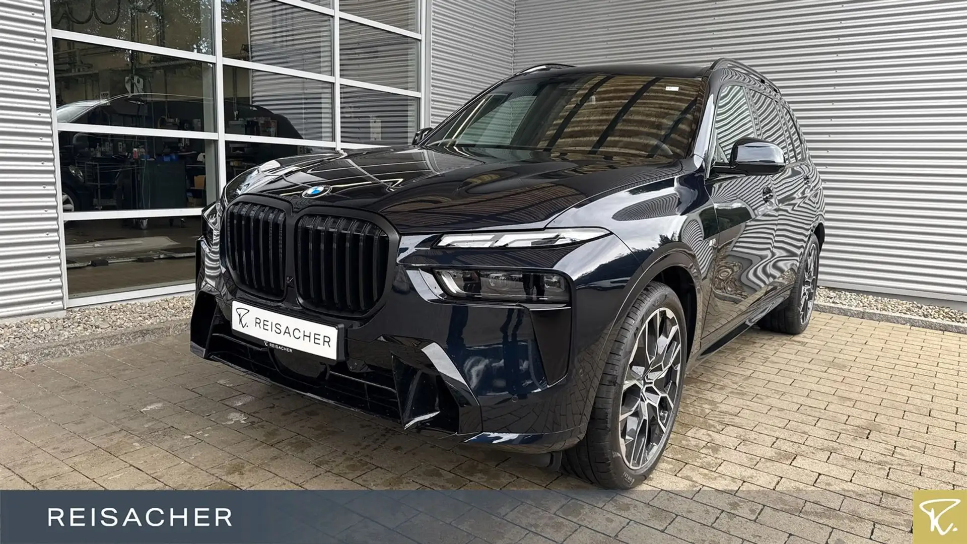 BMW X7 xDrive40d A M-Sport,M-Sport PRO,SkyLou,AHK,DA Fekete - 1