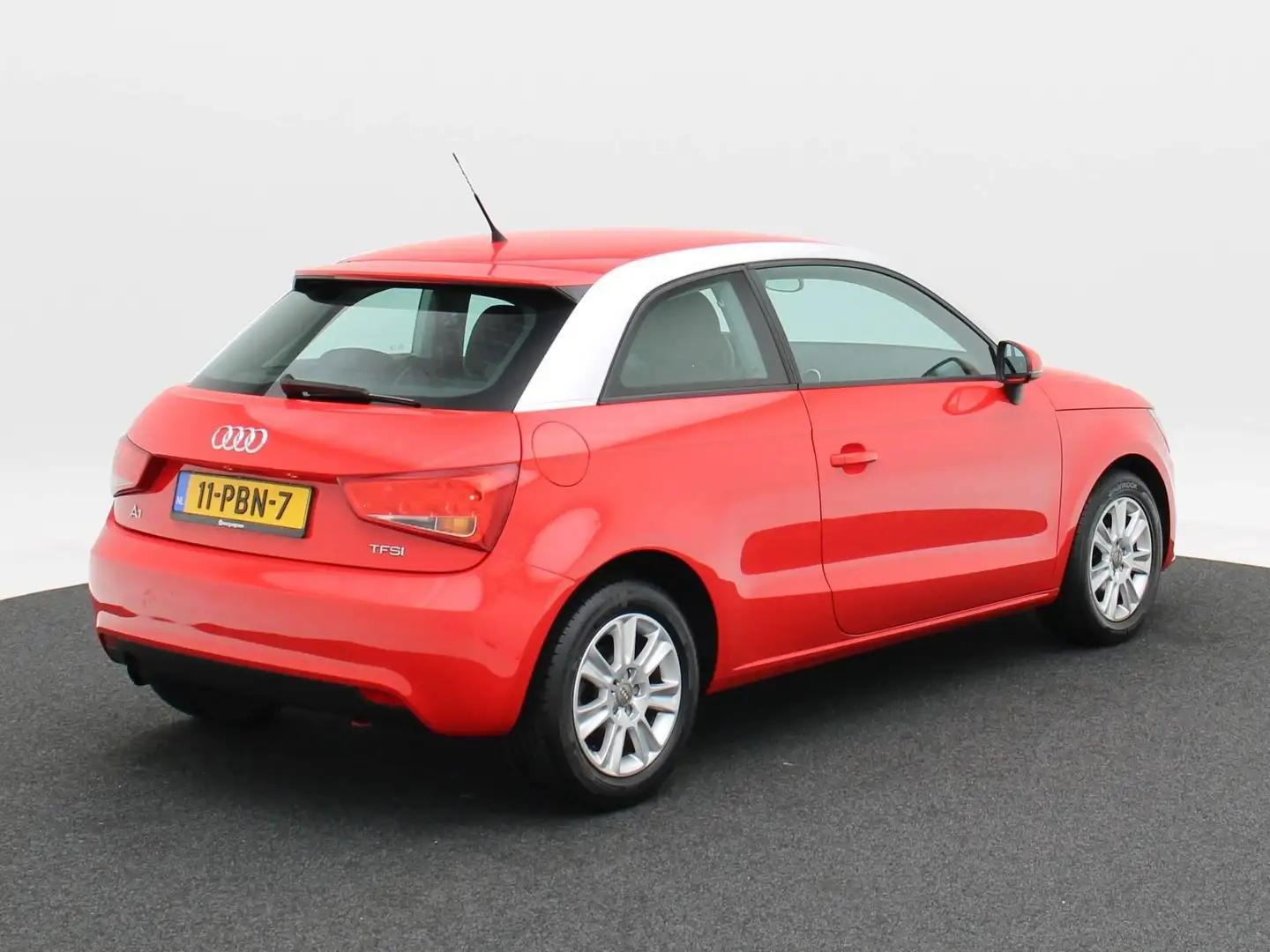 Audi A1 1.2 TFSi Attraction Pro Line Business | Navigatie Rood - 2