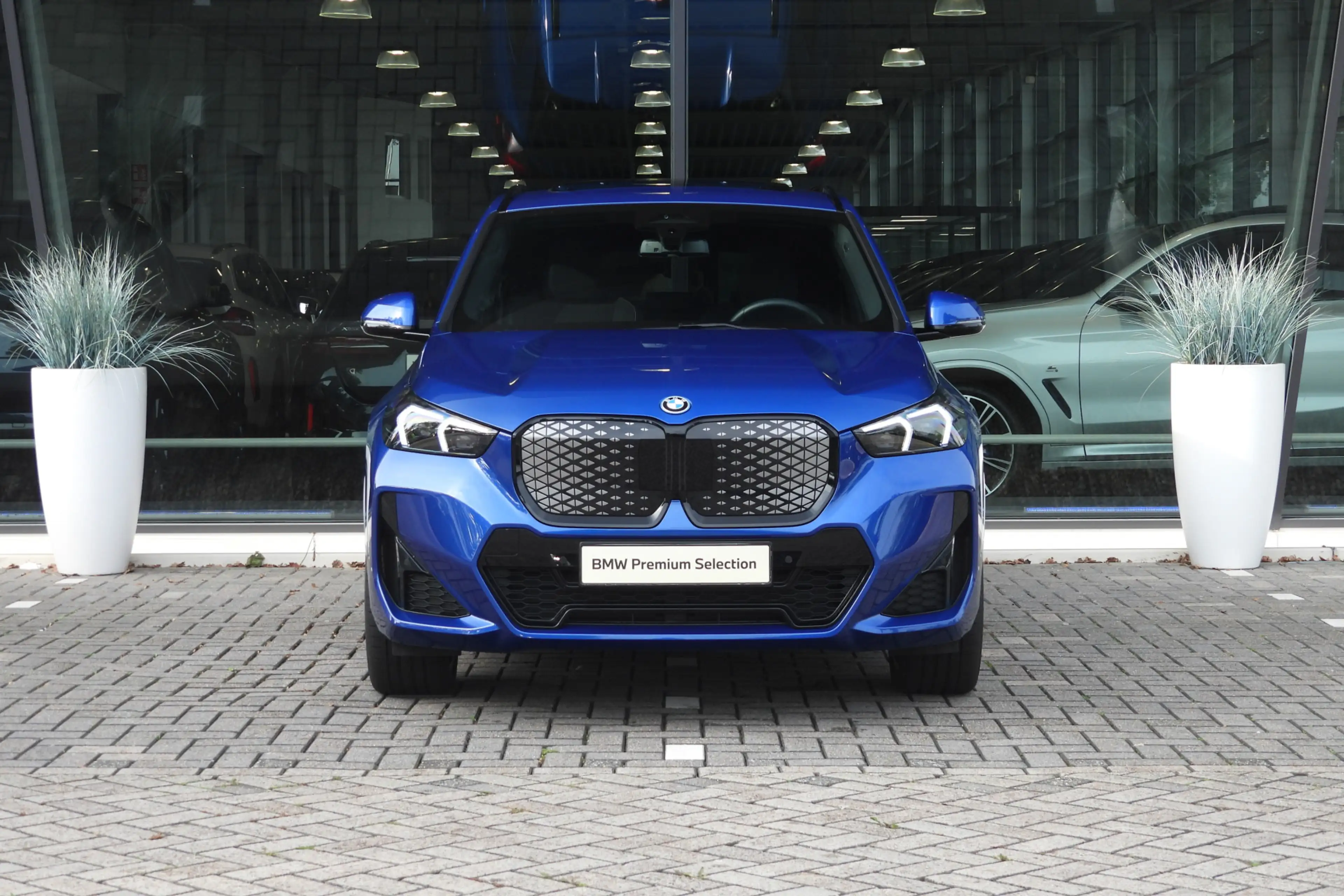 BMW iX1 xDrive30 M Sport / Panoramadak / Sportstoelen / Co — photo 9