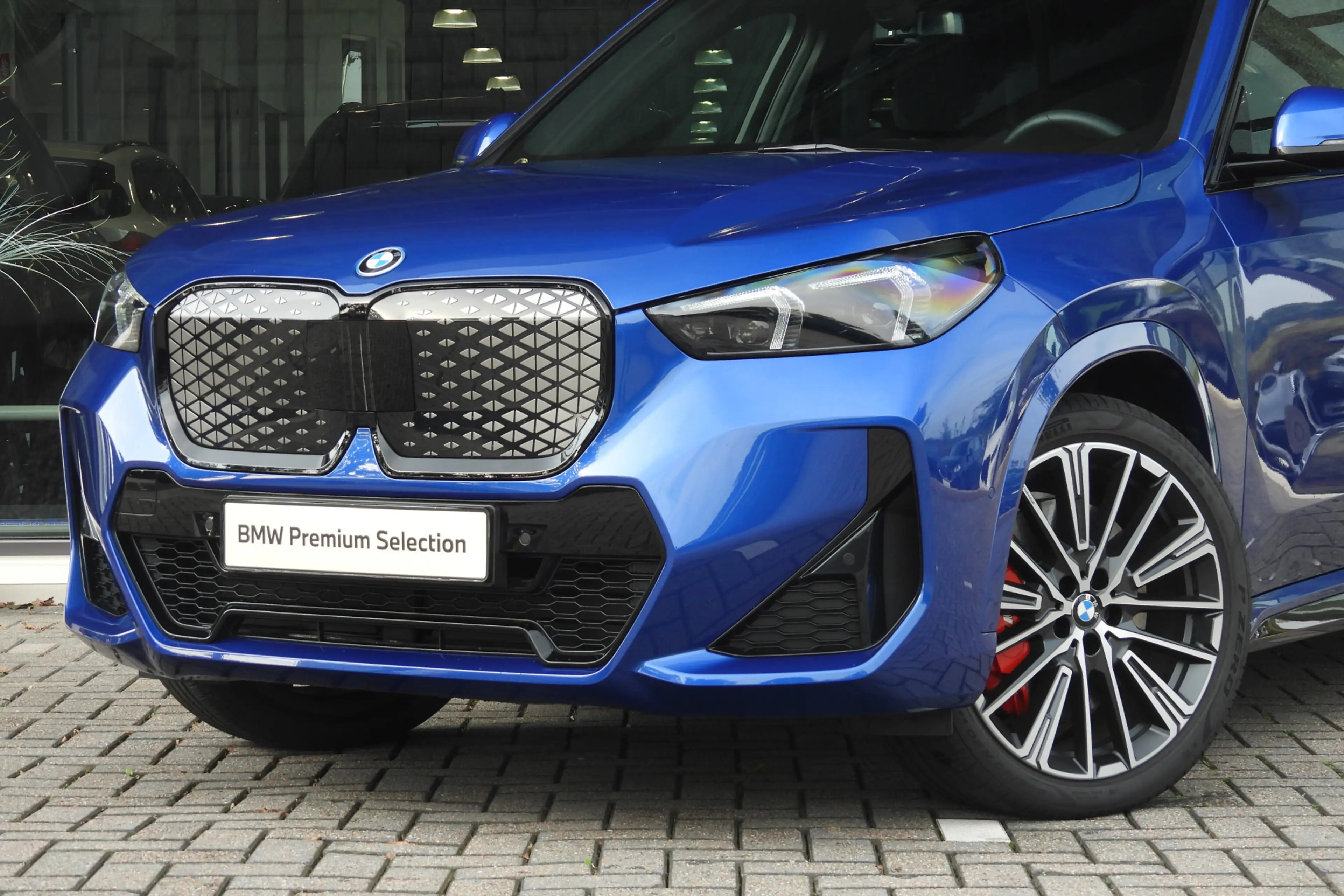 BMW iX1 xDrive30 M Sport / Panoramadak / Sportstoelen / Co — photo 6