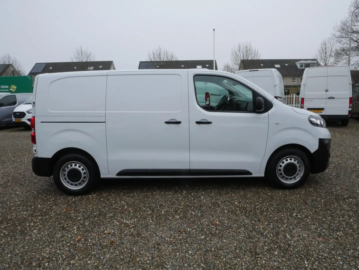 Opel Vivaro-e Electric L2, 50 kWh, Airco, SOH-accu 100% Wit - 2