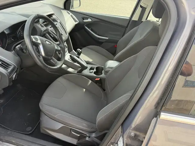 Ford Focus view 8