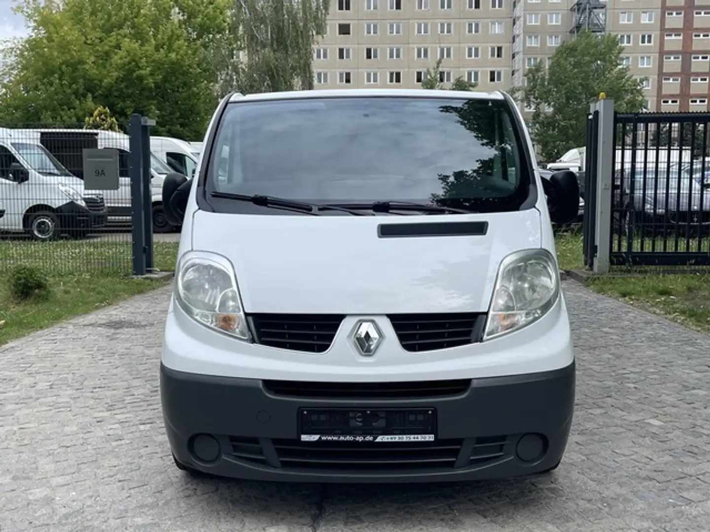 Renault Trafic 2.0 dCi L2H1 Blanco - 2