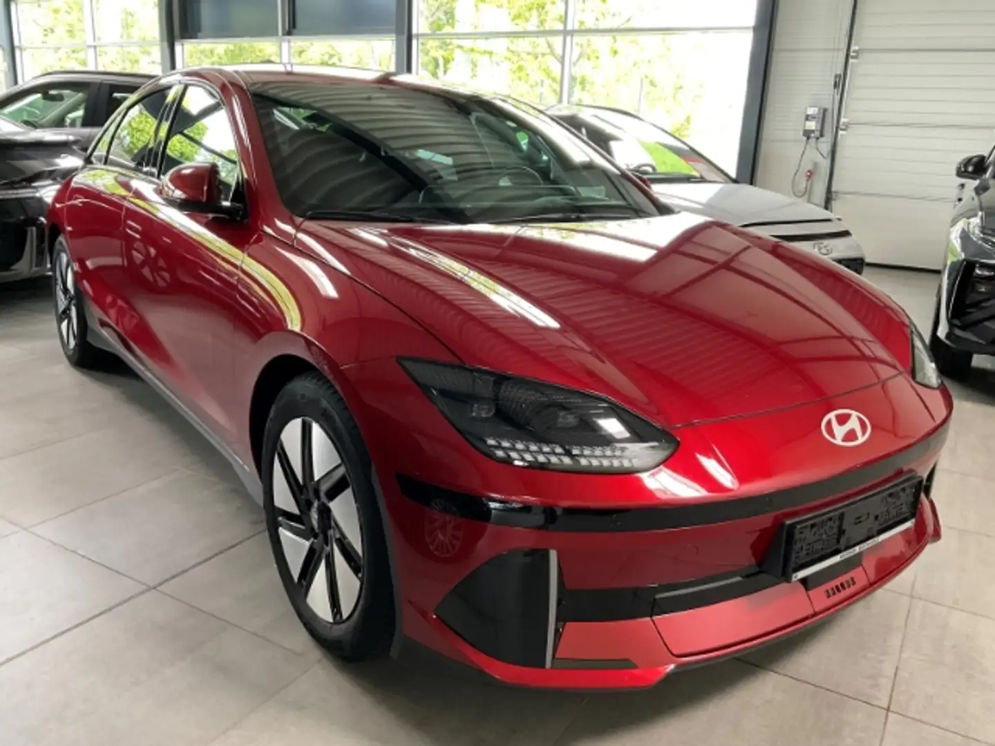 Hyundai IONIQ 6 Techniq Elektro 77 Technik-Paket Heckantrieb 229 P Rot - 2