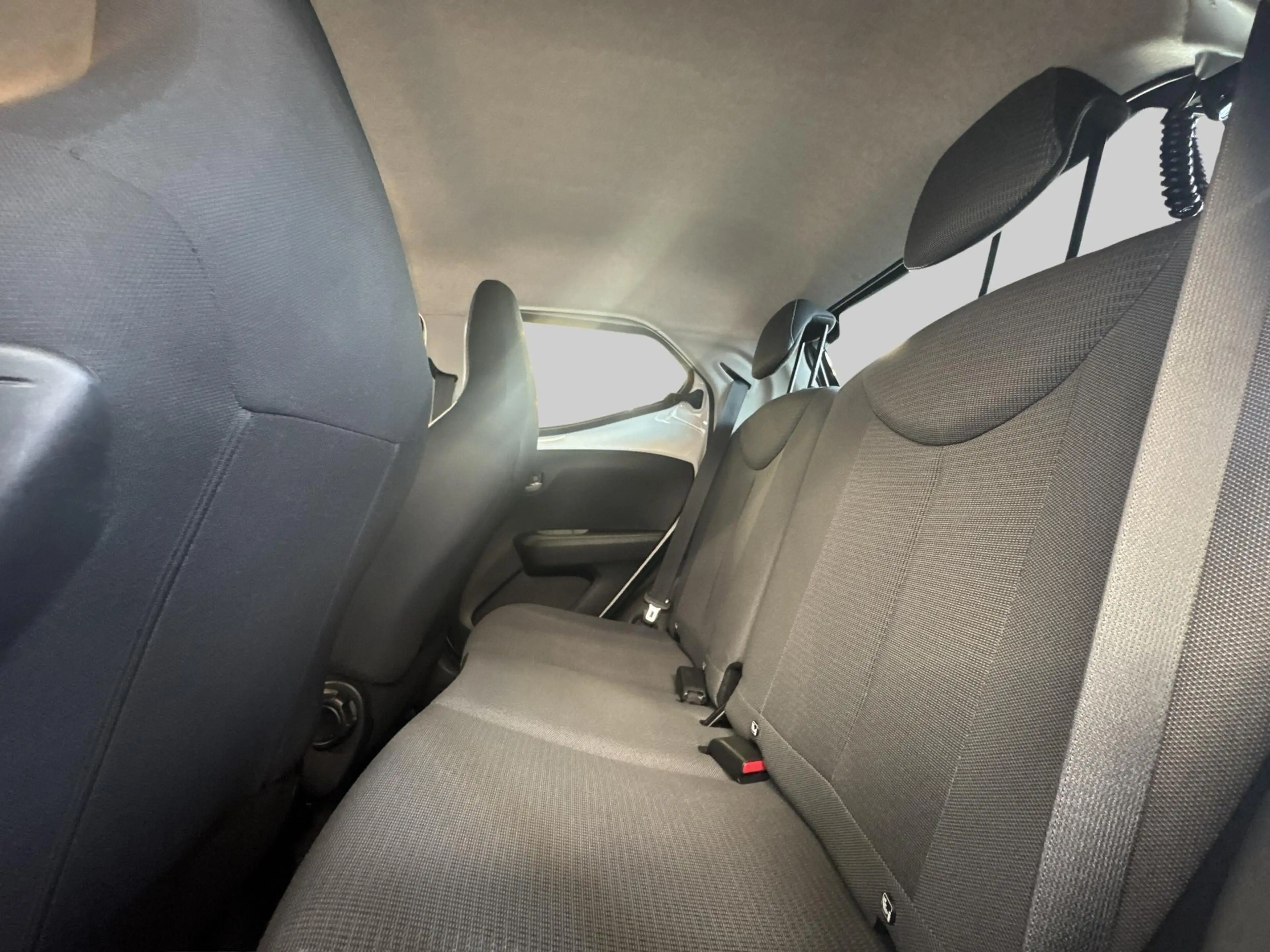 Toyota Aygo 1.0 VVT-i x-play | Achteruitrijcamera | Apple Carp — photo 6