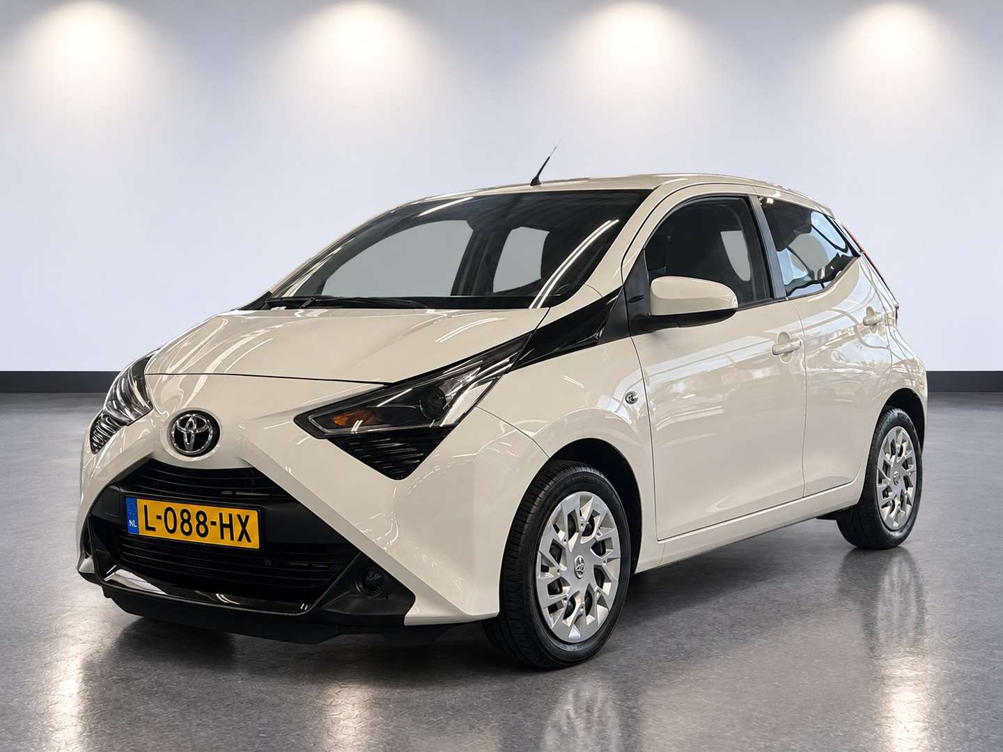 Toyota Aygo nuo 198 €/ mėn Benzinas 2021m. Hečbekas Mechaninė