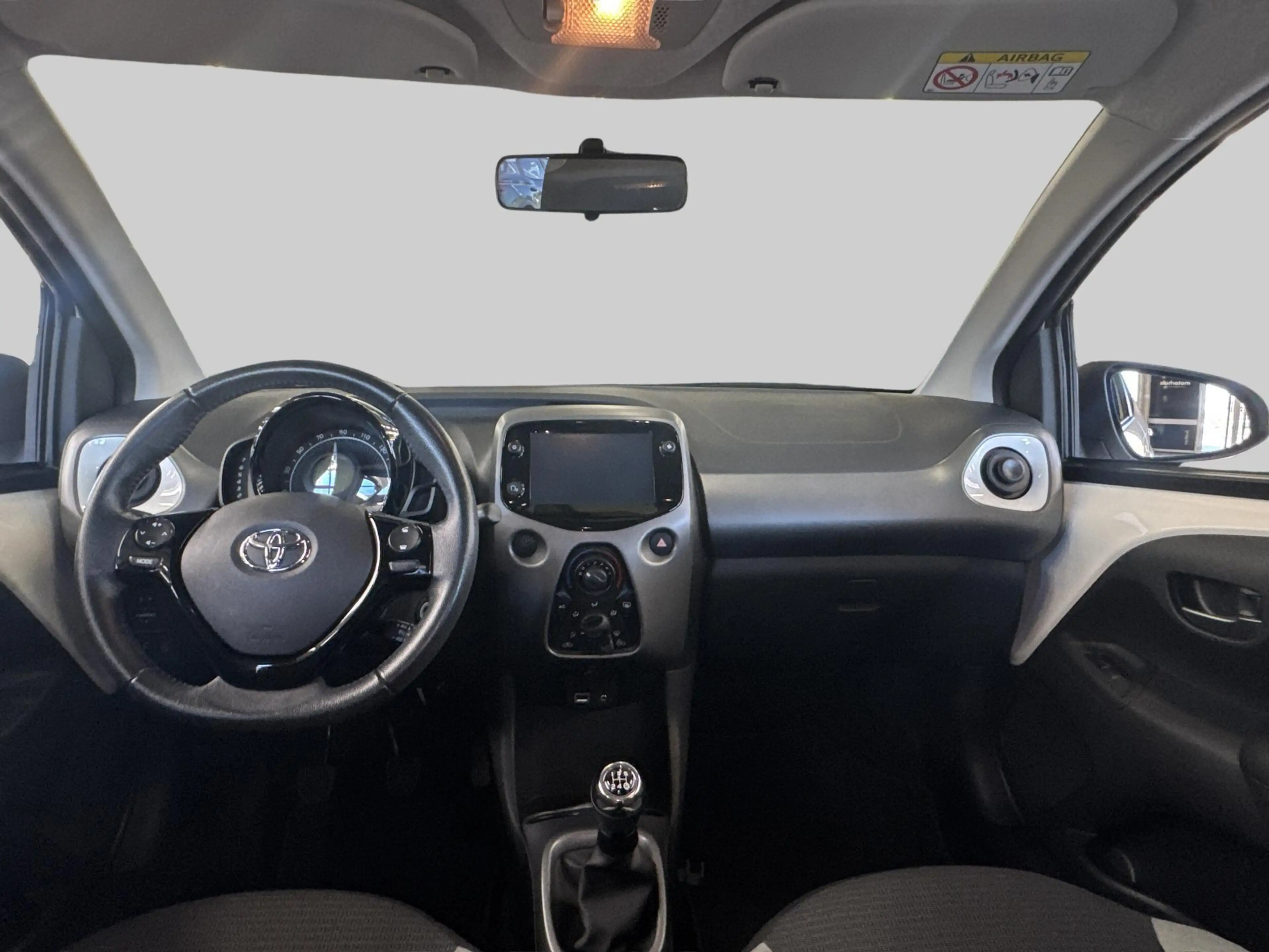 Toyota Aygo 1.0 VVT-i x-play | Achteruitrijcamera | Apple Carp — photo 5
